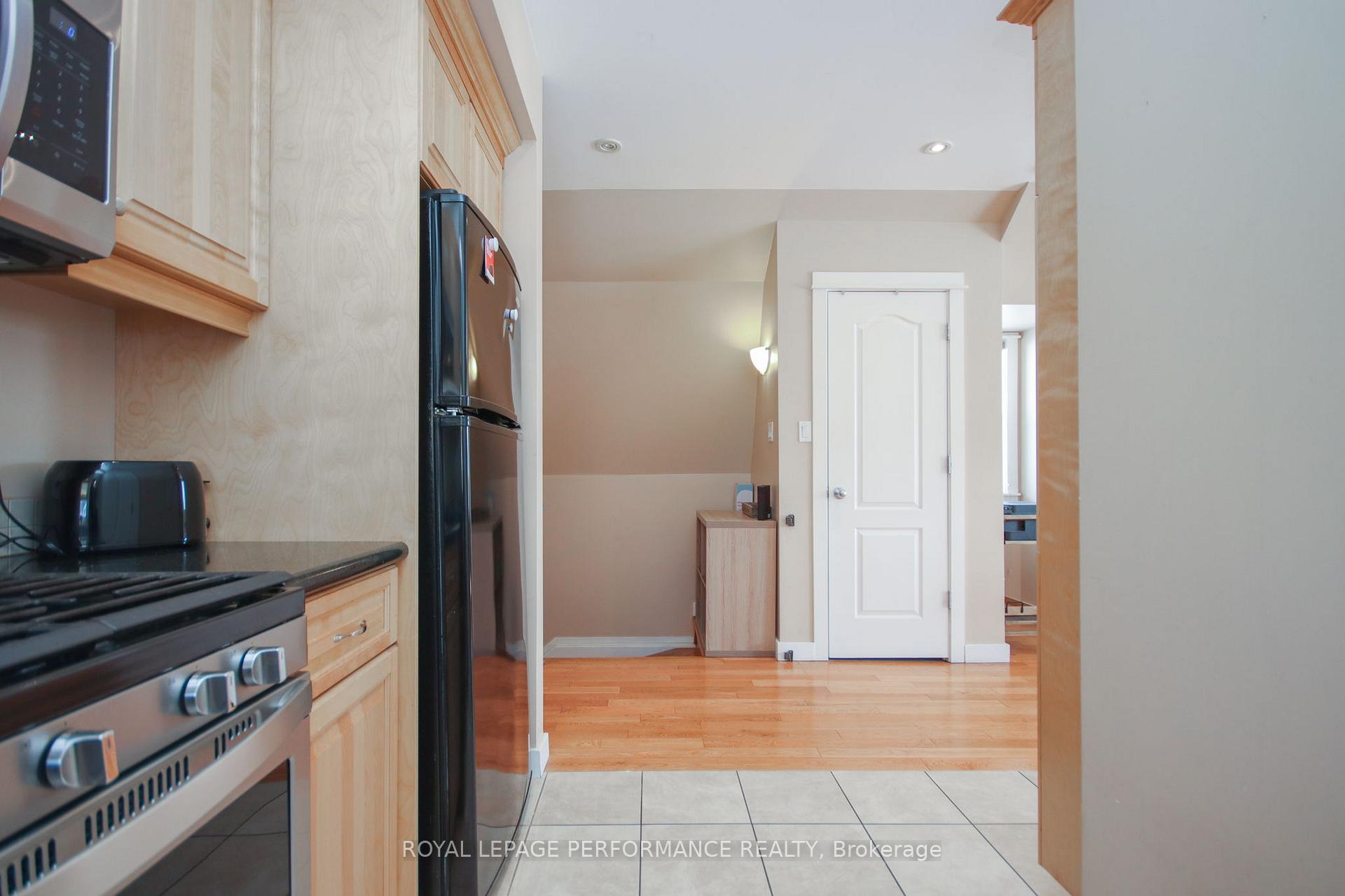 Photo 10 of Unit 3, 736 Cooper Street E, Ottawa, Ottawa Centre — HOMEH