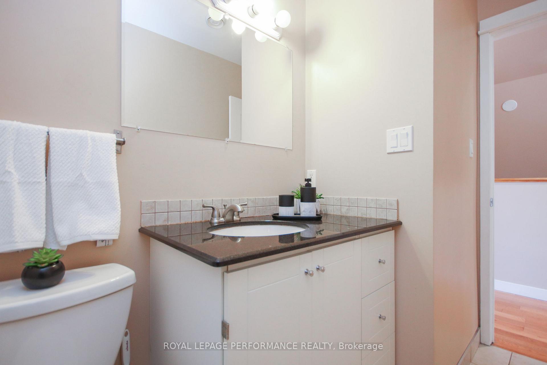 Photo 12 of Unit 3, 736 Cooper Street E, Ottawa, Ottawa Centre — HOMEH
