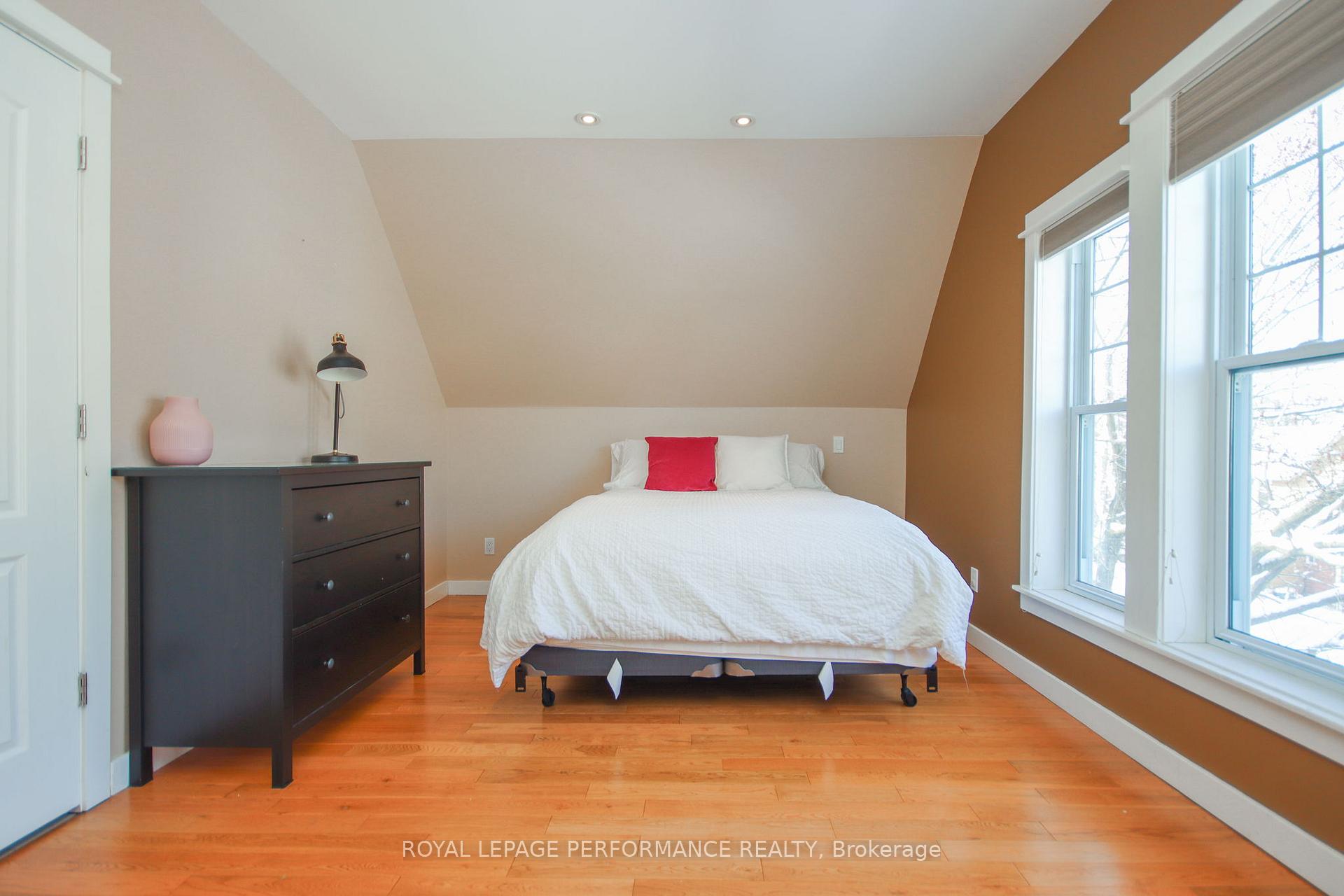 Photo 13 of Unit 3, 736 Cooper Street E, Ottawa, Ottawa Centre — HOMEH