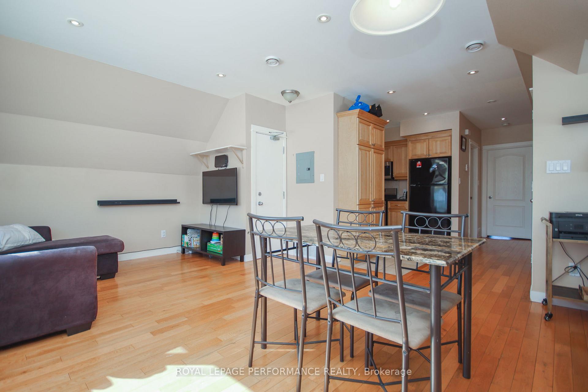 Photo 18 of Unit 3, 736 Cooper Street E, Ottawa, Ottawa Centre — HOMEH
