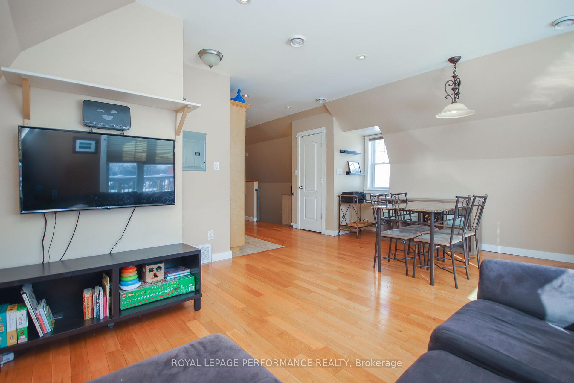 Photo 19 of Unit 3, 736 Cooper Street E, Ottawa, Ottawa Centre — HOMEH