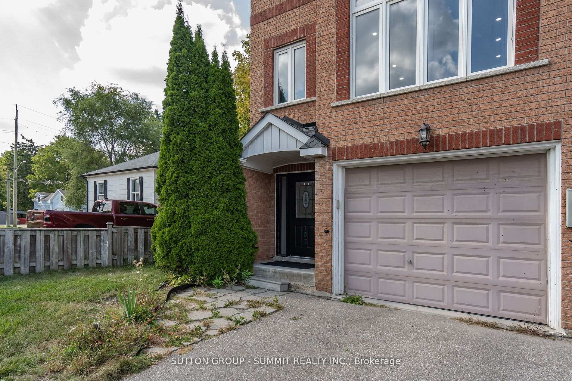 Photo 2 of 103 John Street, Halton Hills, Georgetown — HOMEH