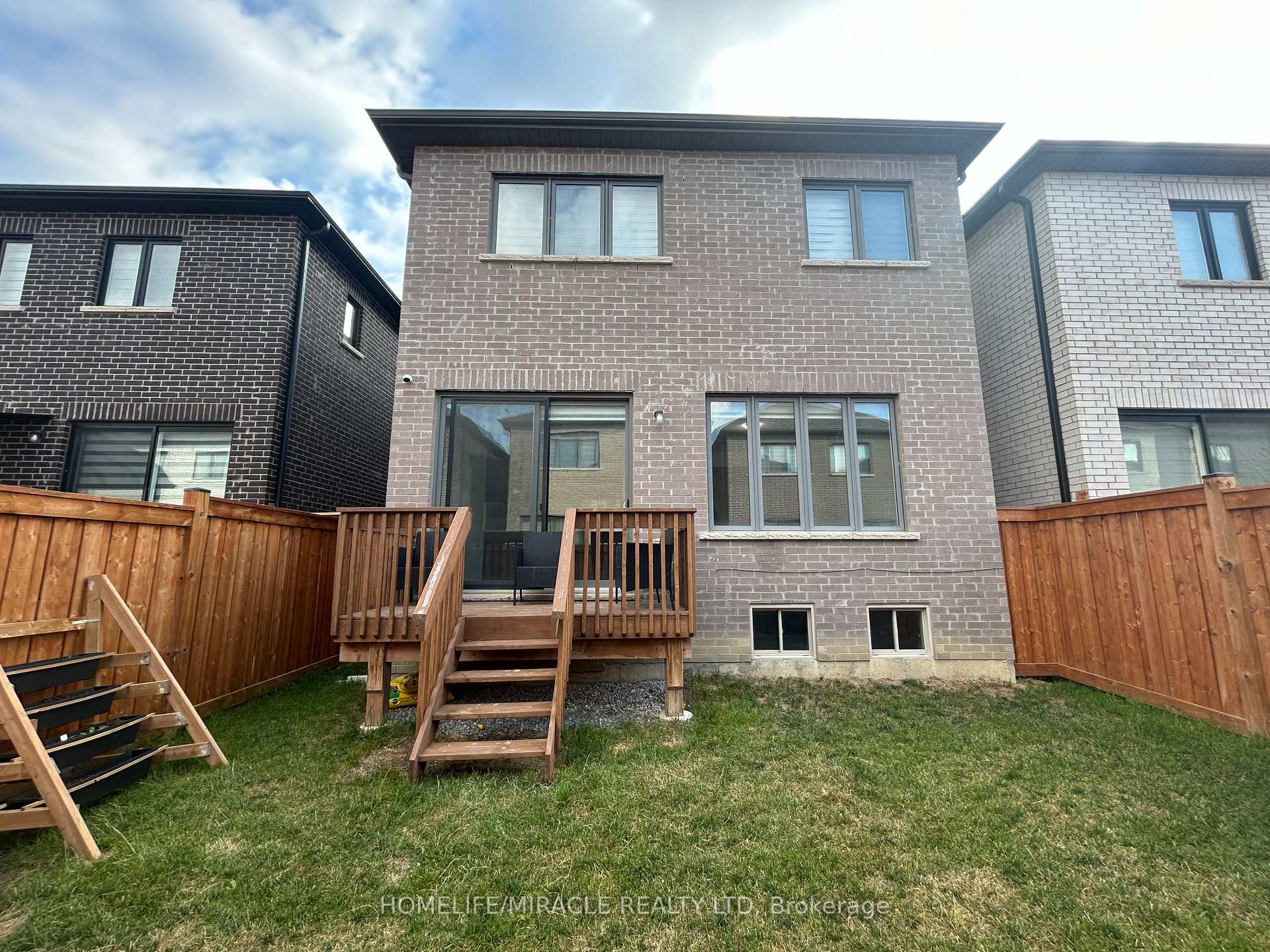 Photo 26 of 52 Minnock Street, Caledon, Rural Caledon — HOMEH