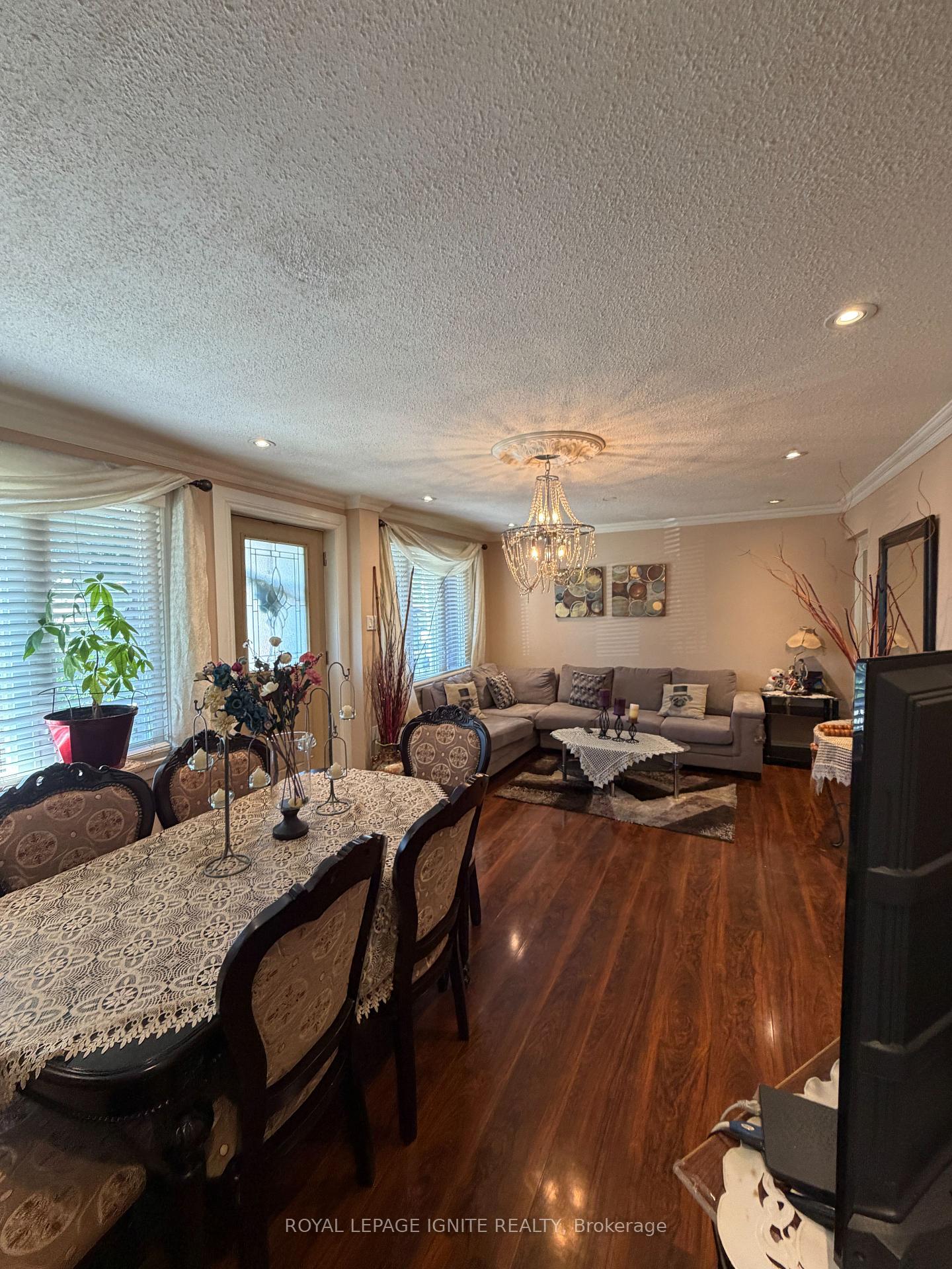 Photo 3 of 35 Hillary Avenue, Toronto, Keelesdale-Eglinton West — HOMEH