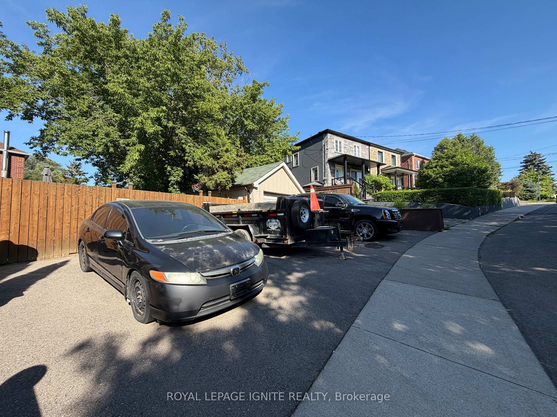 Photo 12 of 35 Hillary Avenue, Toronto, Keelesdale-Eglinton West — HOMEH