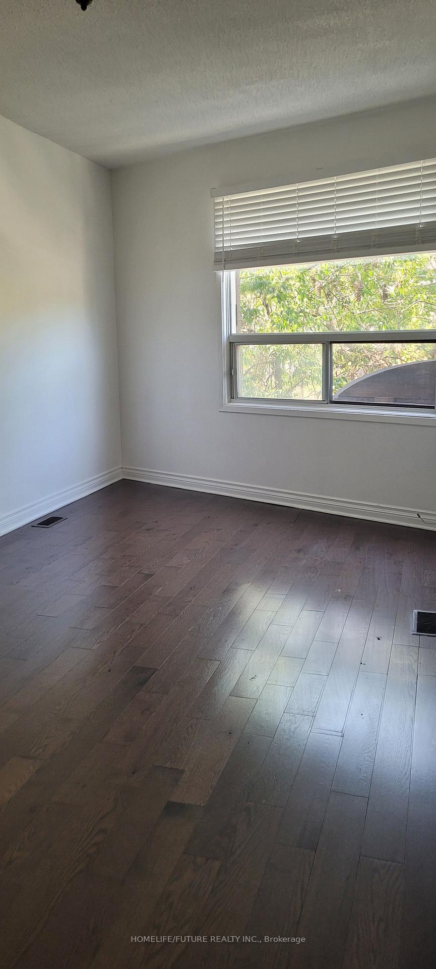 Photo 2 of Unit 2nd Floor, 697 College Street, Toronto, Trinity-Bellwoods — HOMEH