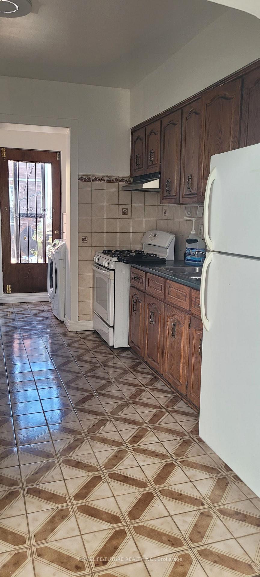Photo 8 of Unit 2nd Floor, 697 College Street, Toronto, Trinity-Bellwoods — HOMEH