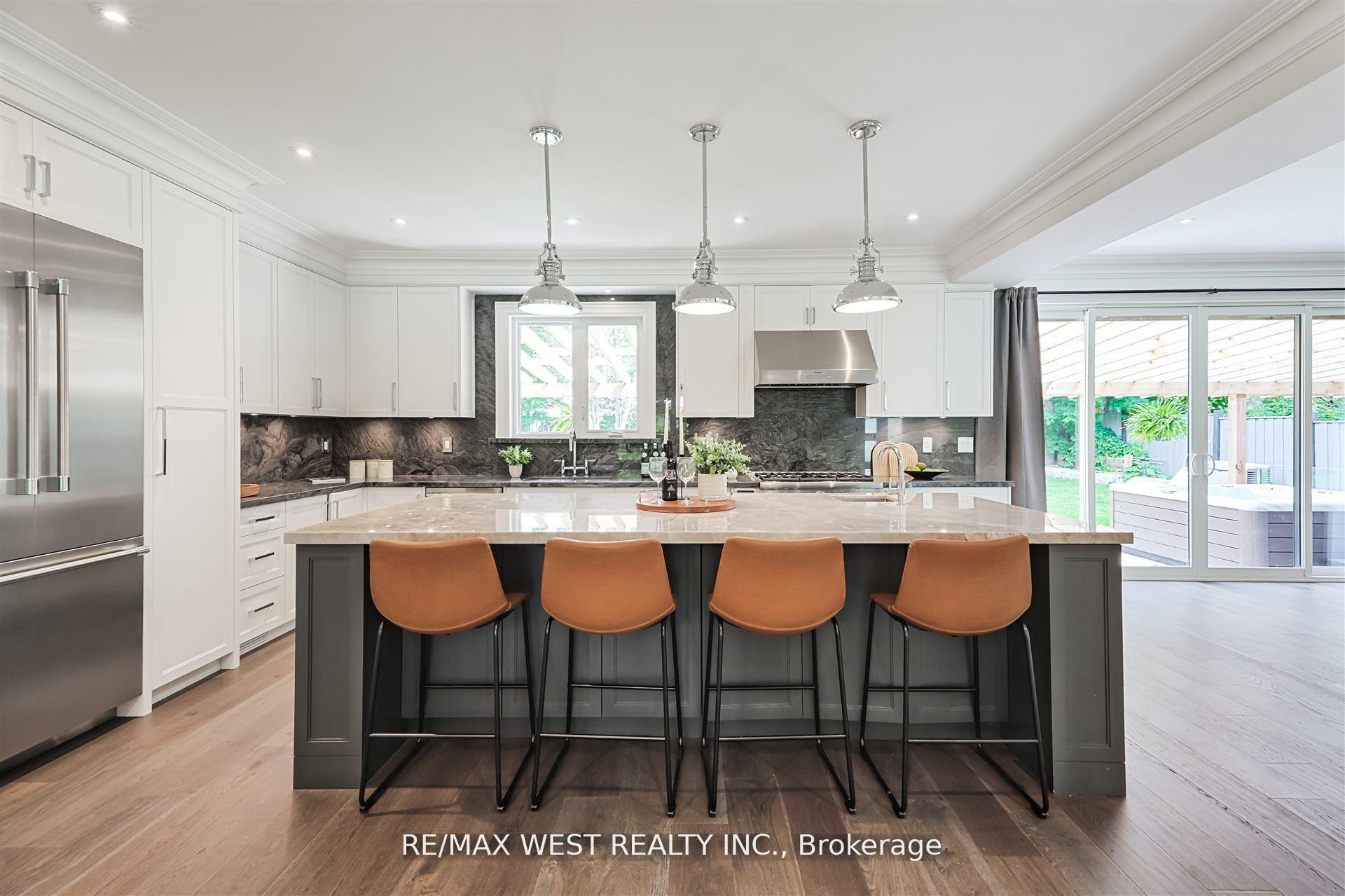 Photo 3 of 18 Windy Ridge Drive, Scarborough, Scarborough Village — HOMEH