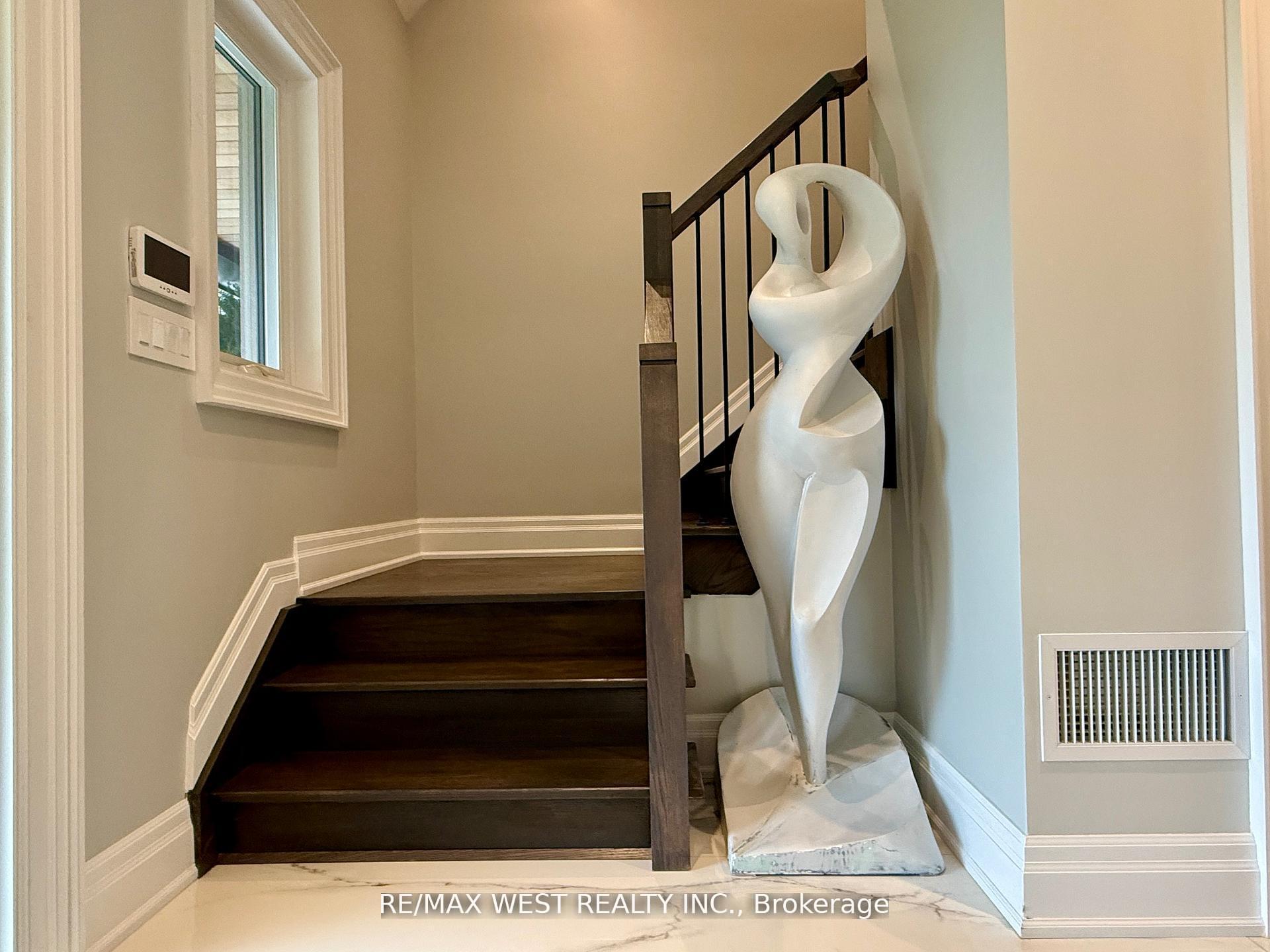 Photo 8 of 18 Windy Ridge Drive, Scarborough, Scarborough Village — HOMEH