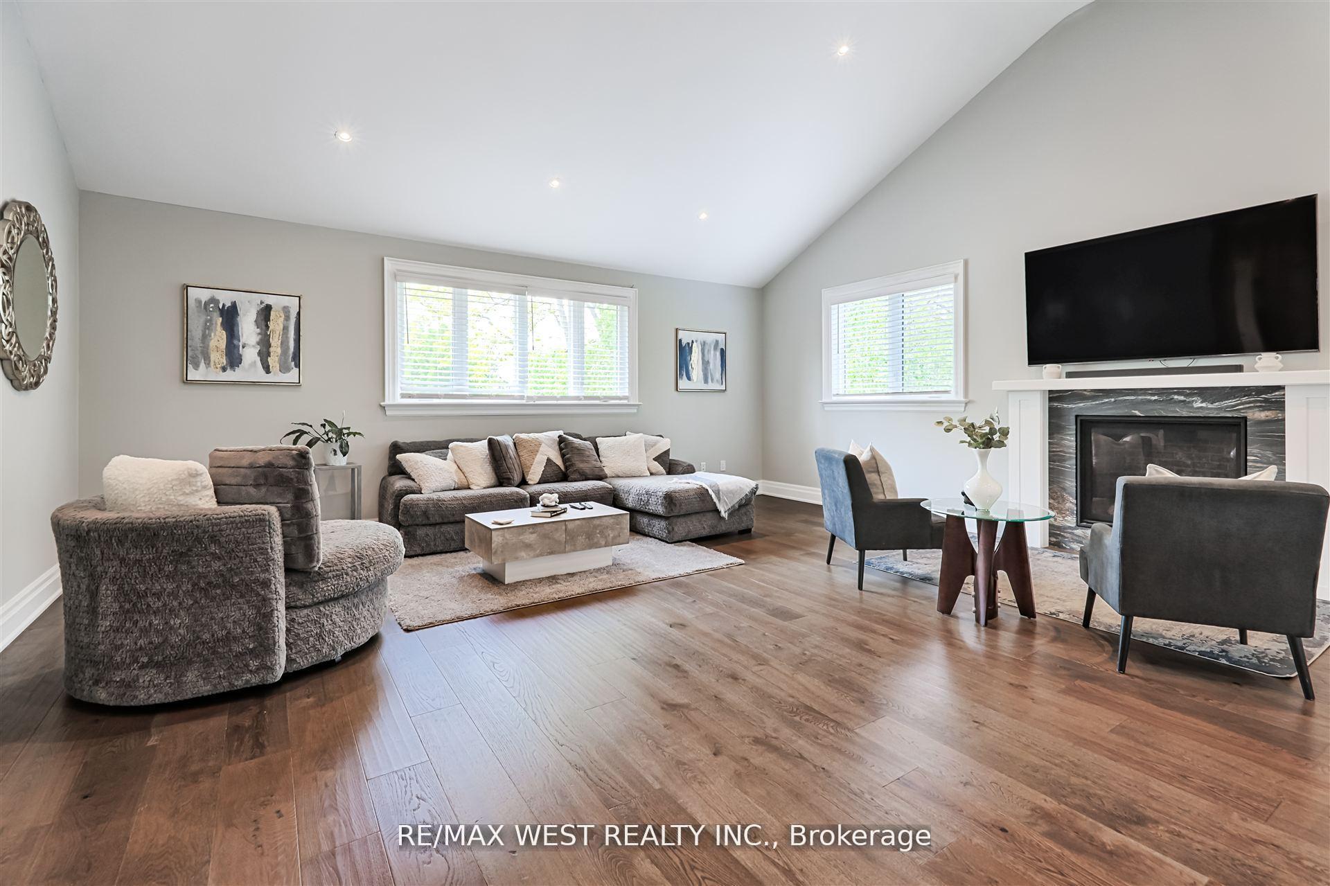 Photo 9 of 18 Windy Ridge Drive, Scarborough, Scarborough Village — HOMEH
