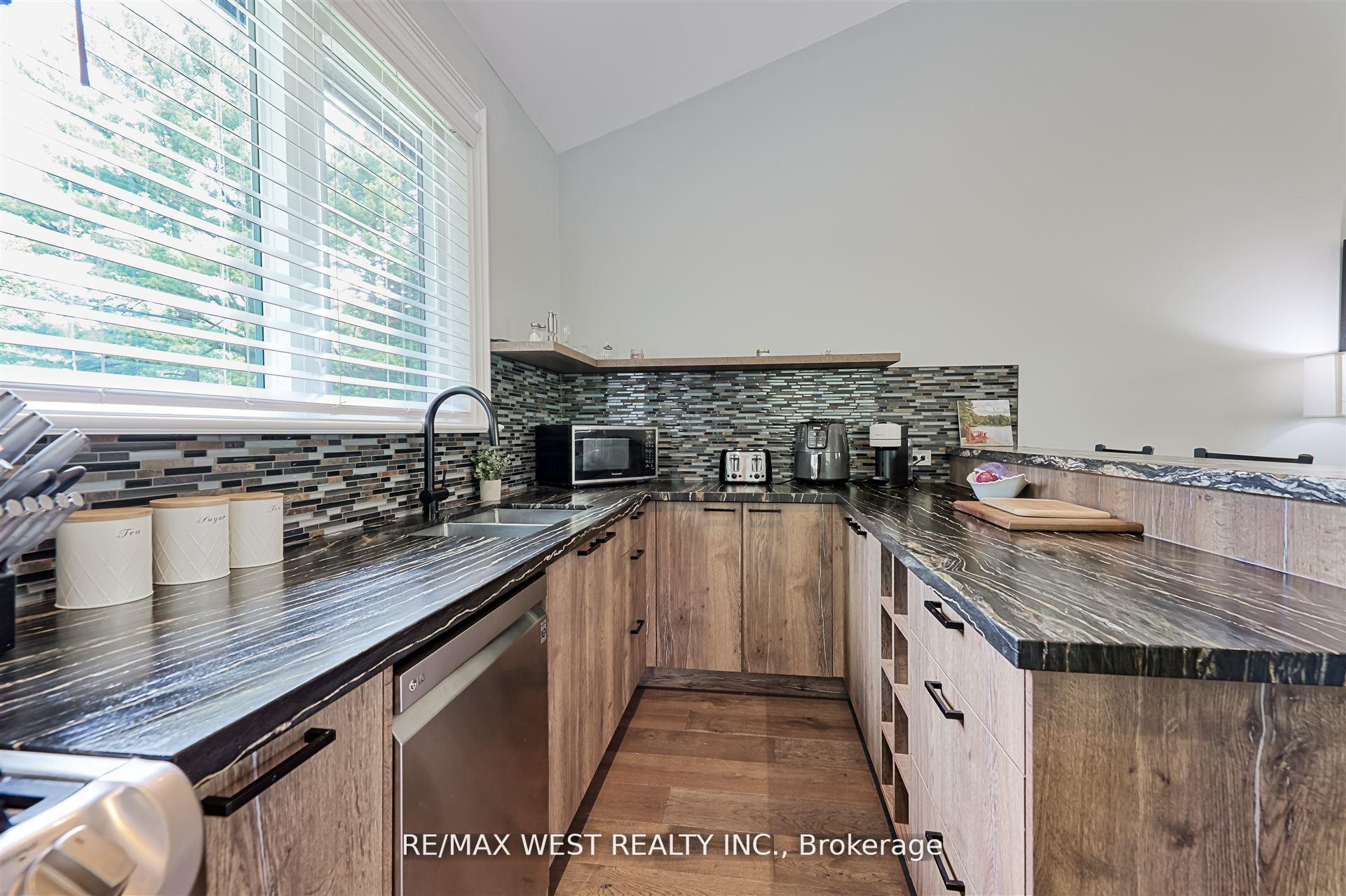 Photo 13 of 18 Windy Ridge Drive, Scarborough, Scarborough Village — HOMEH