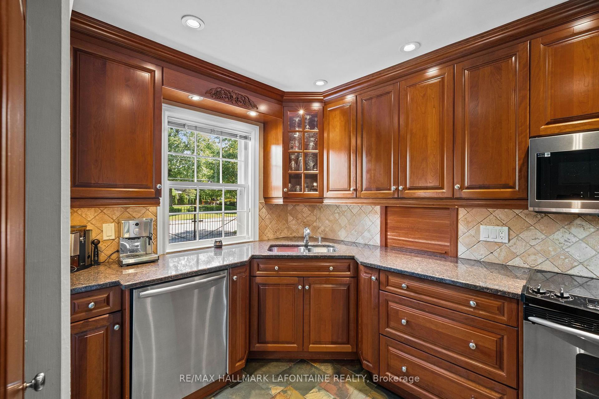 Photo 35 of 215 Springfield Road, Ottawa, Rockcliffe — HOMEH