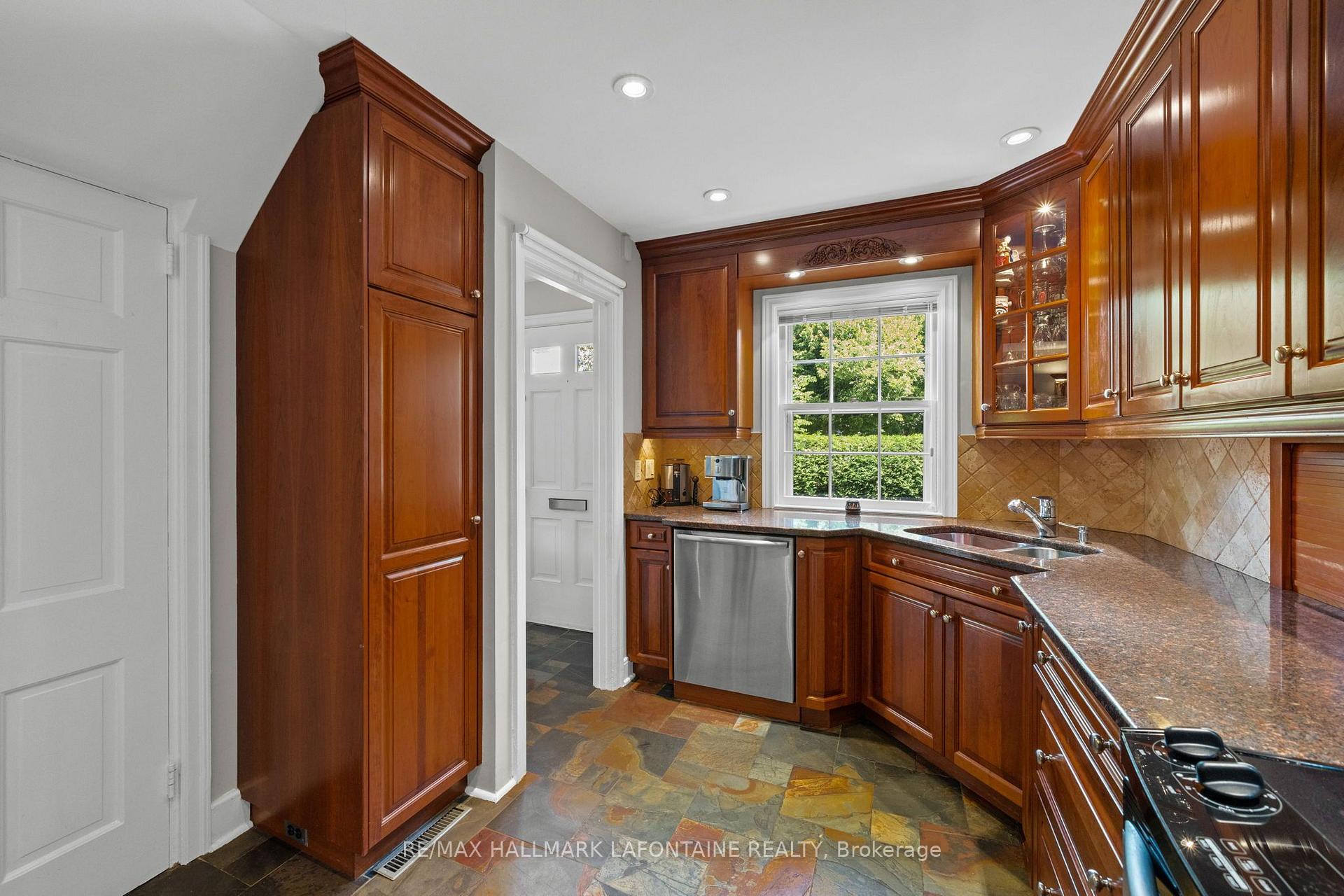 Photo 39 of 215 Springfield Road, Ottawa, Rockcliffe — HOMEH