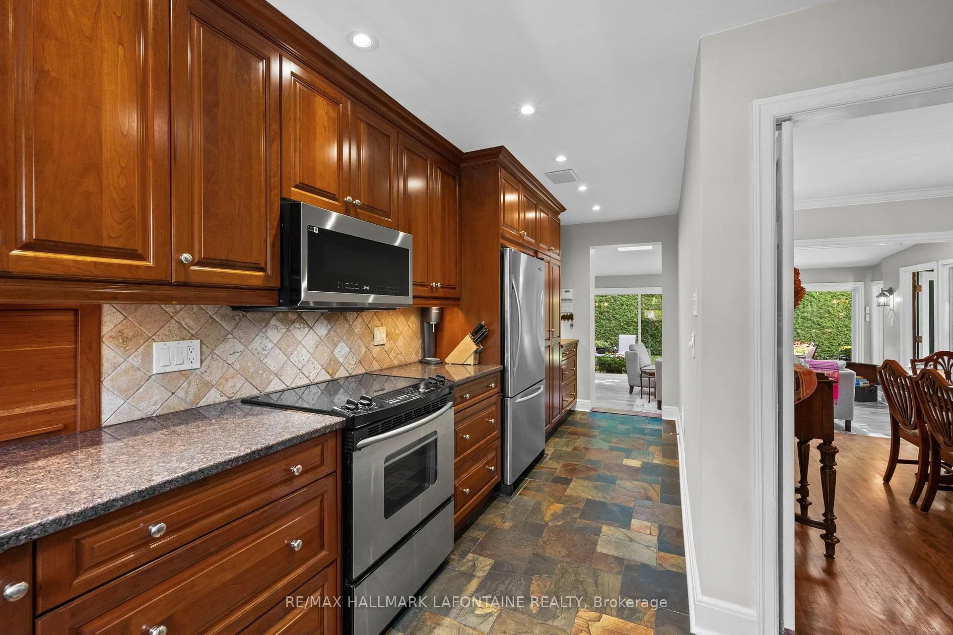 Photo 19 of 215 Springfield Road, Ottawa, Rockcliffe — HOMEH
