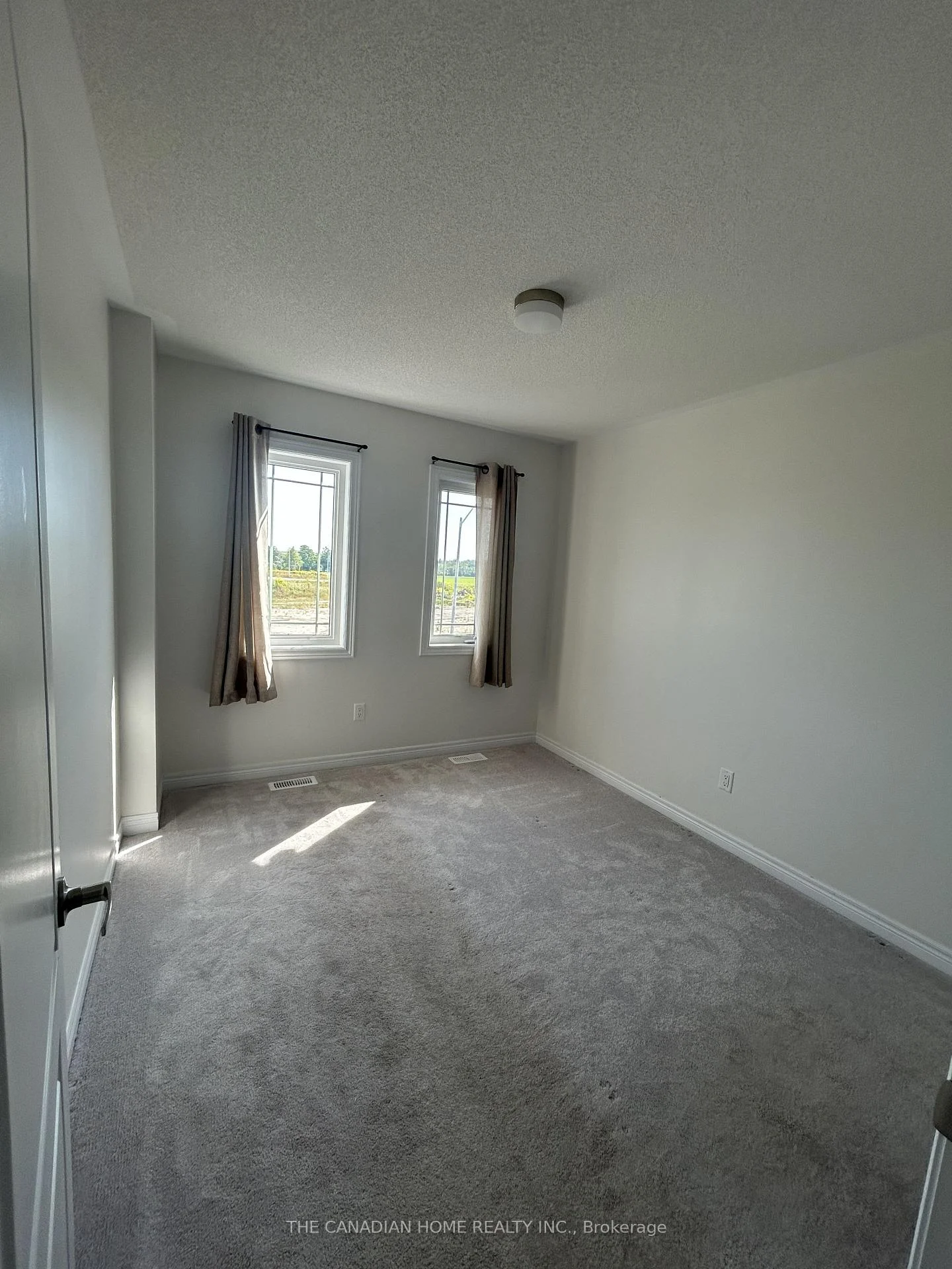 Photo 32 of 71 Milady Crescent, Barrie, Rural Barrie Southeast — HOMEH