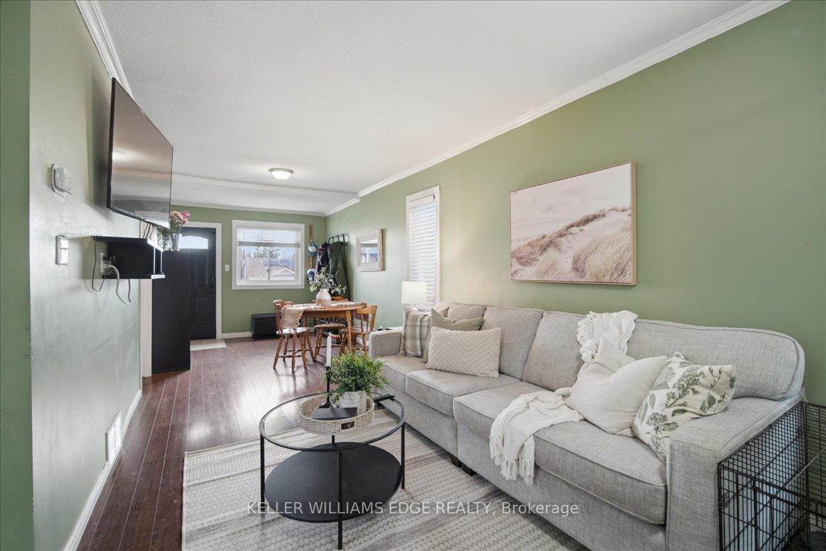 Photo 3 of 22 Delena Avenue N, Hamilton, McQuesten — HOMEH