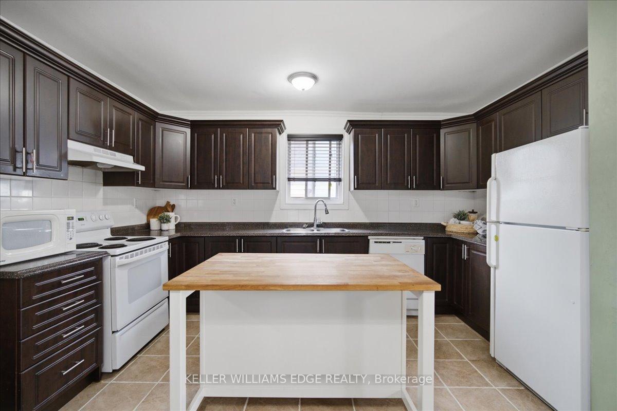 Photo 5 of 22 Delena Avenue N, Hamilton, McQuesten — HOMEH