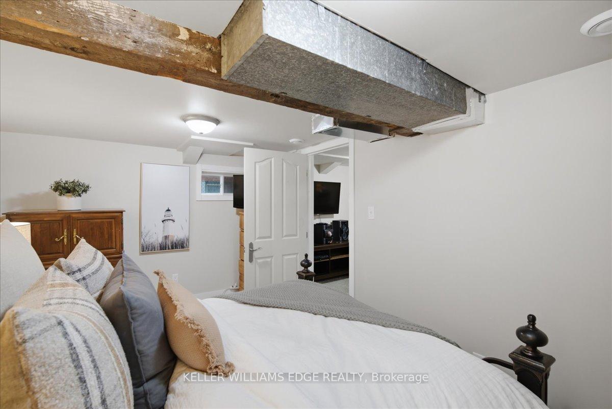 Photo 15 of 22 Delena Avenue N, Hamilton, McQuesten — HOMEH