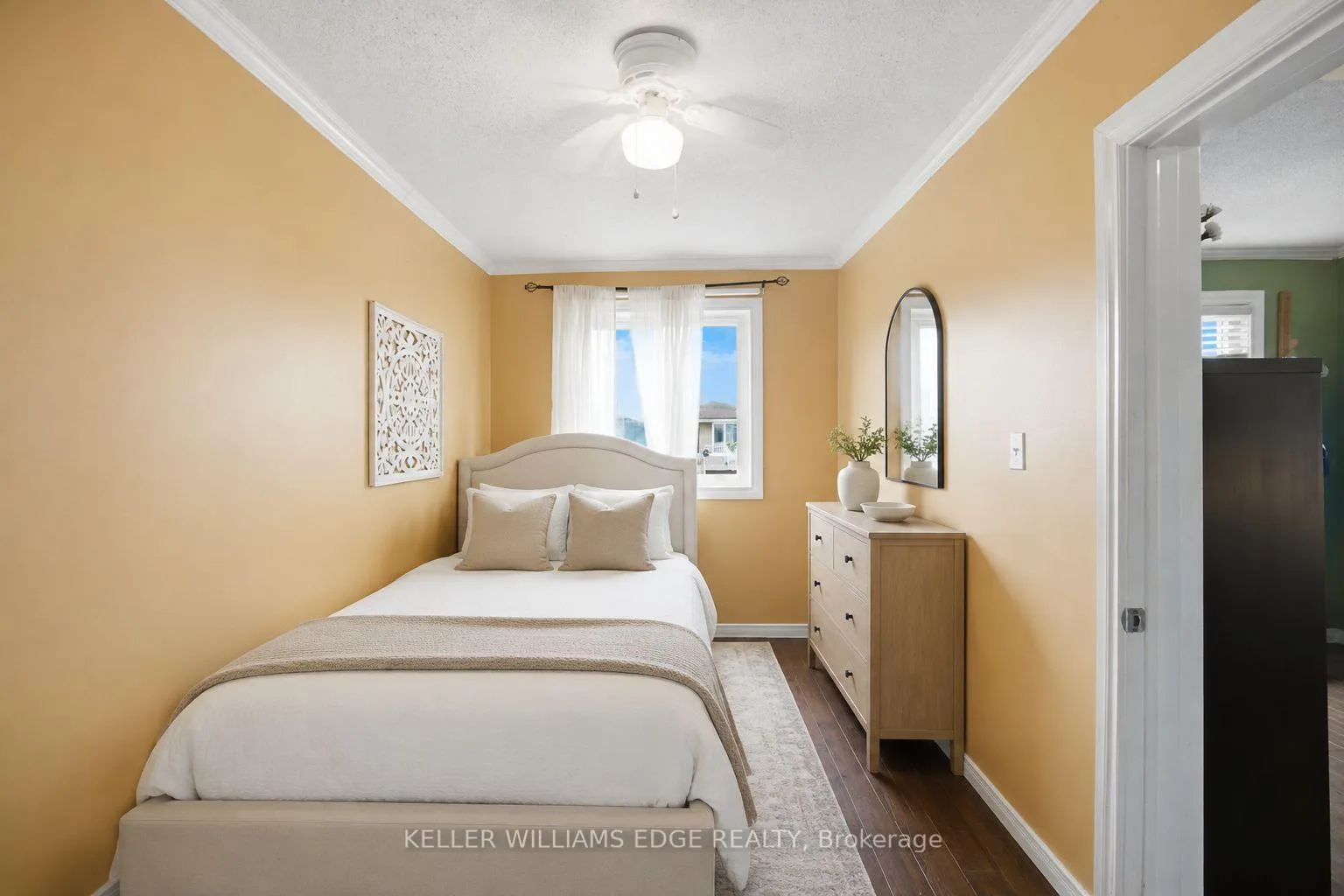 Photo 12 of 22 Delena Avenue N, Hamilton, McQuesten — HOMEH