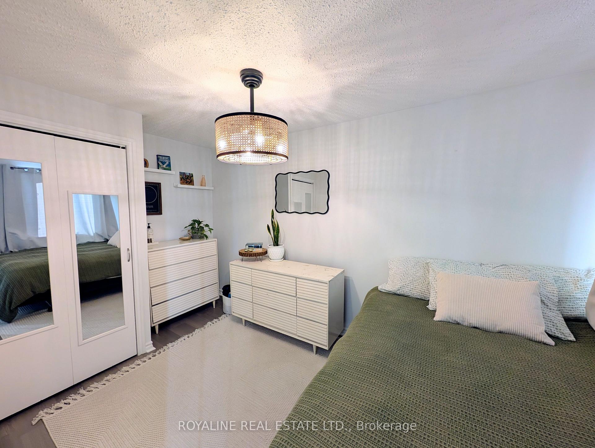Photo 4 of 317 Oshawa Boulevard S, Oshawa, Central — HOMEH