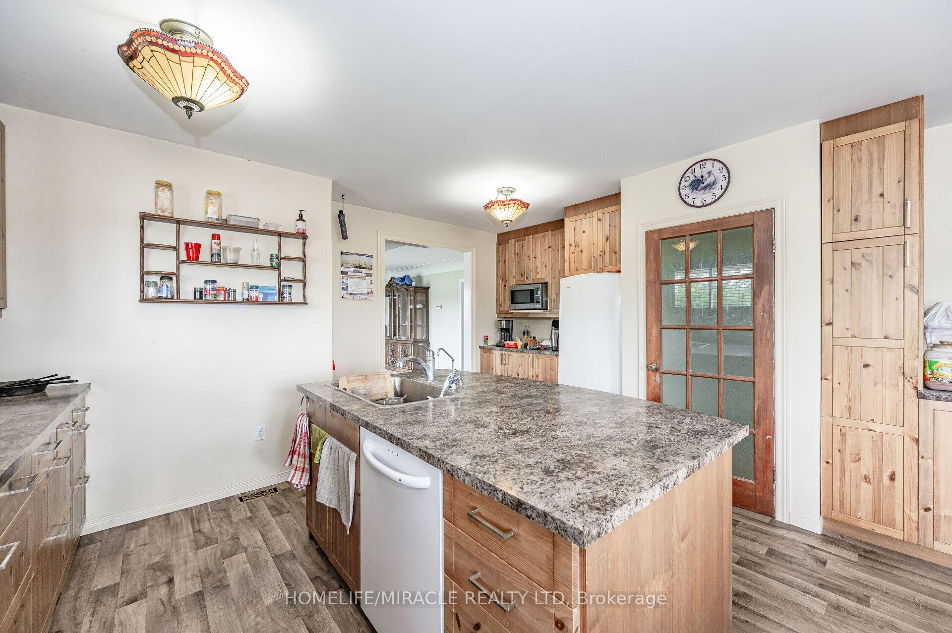Photo 5 of 1388 Highway 6 N, Hamilton, Rural Flamborough — HOMEH