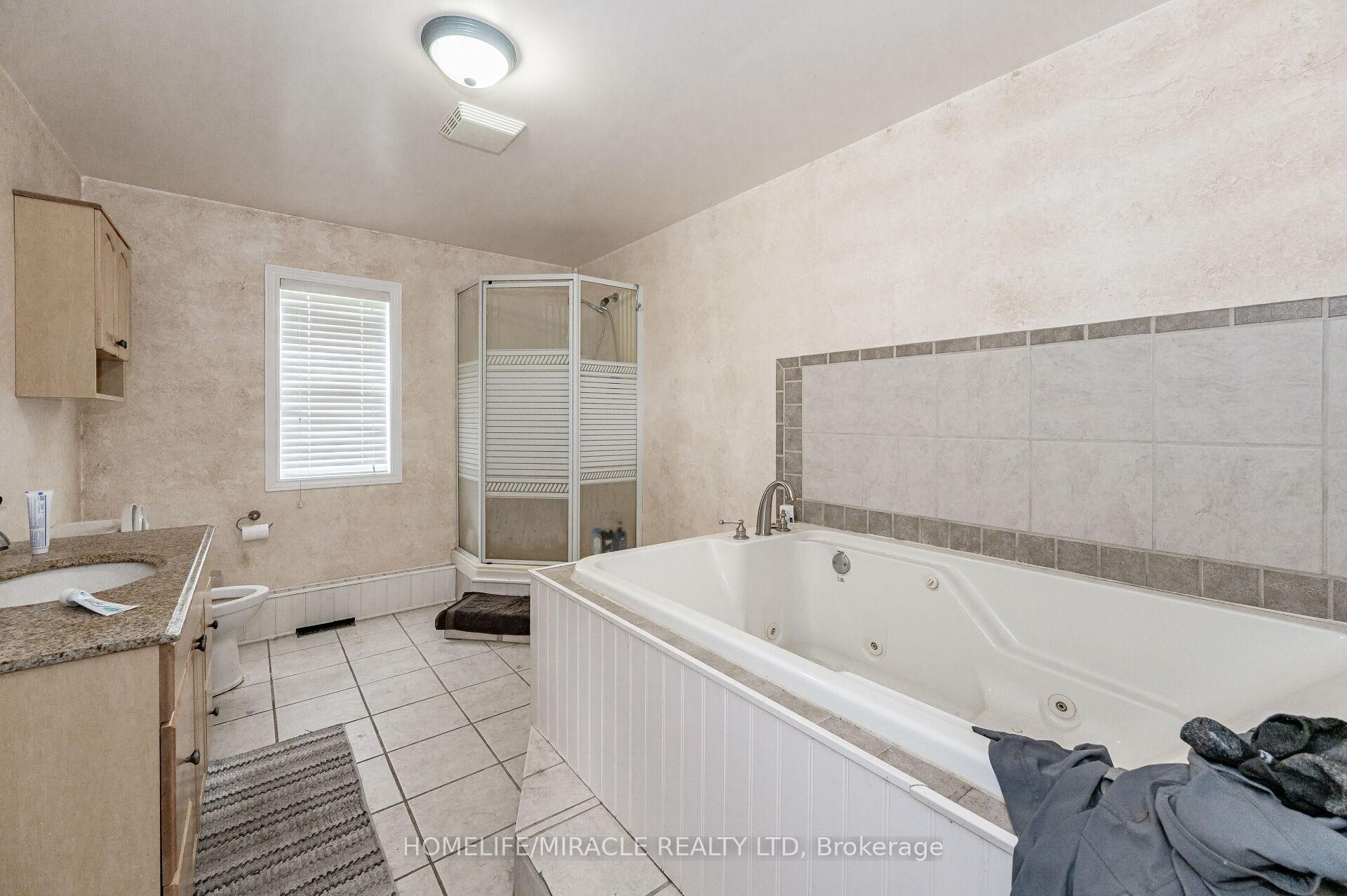 Photo 9 of 1388 Highway 6 N, Hamilton, Rural Flamborough — HOMEH
