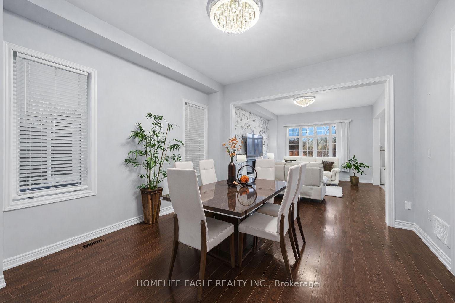 Photo 5 of 71 Woodhaven Avenue, Aurora, Aurora Estates — HOMEH