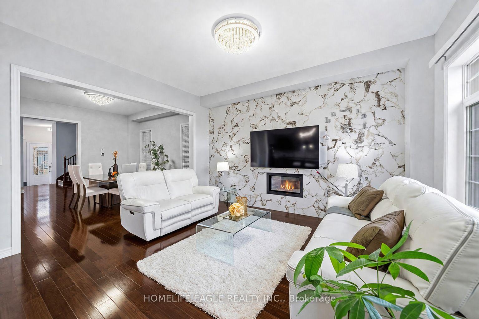 Photo 6 of 71 Woodhaven Avenue, Aurora, Aurora Estates — HOMEH