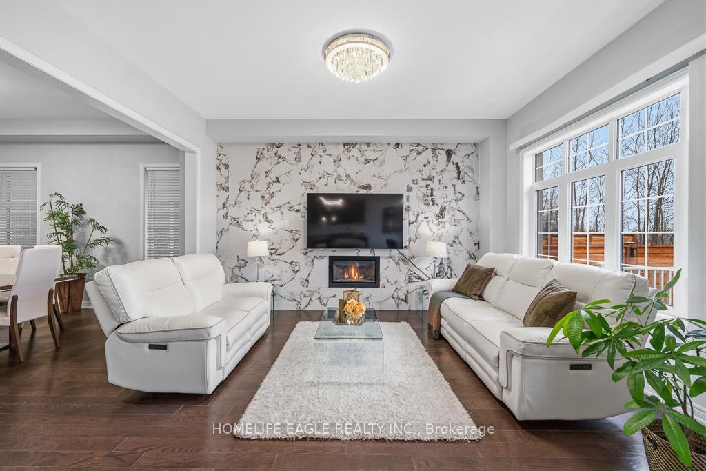 Photo 7 of 71 Woodhaven Avenue, Aurora, Aurora Estates — HOMEH