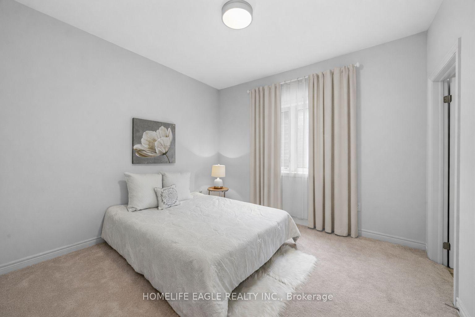 Photo 19 of 71 Woodhaven Avenue, Aurora, Aurora Estates — HOMEH