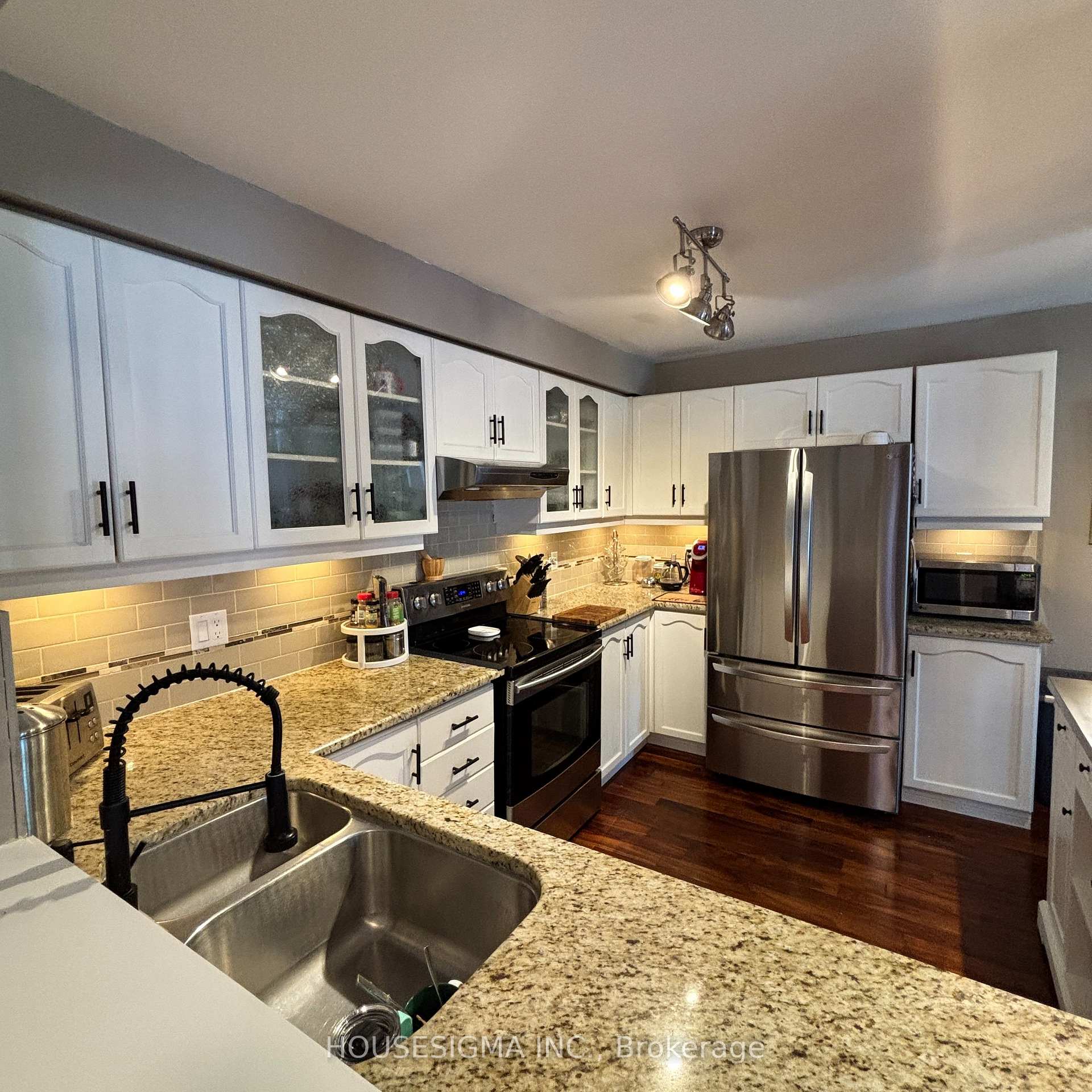 Photo 4 of 54 Weymouth Road, Barrie, Georgian Drive — HOMEH