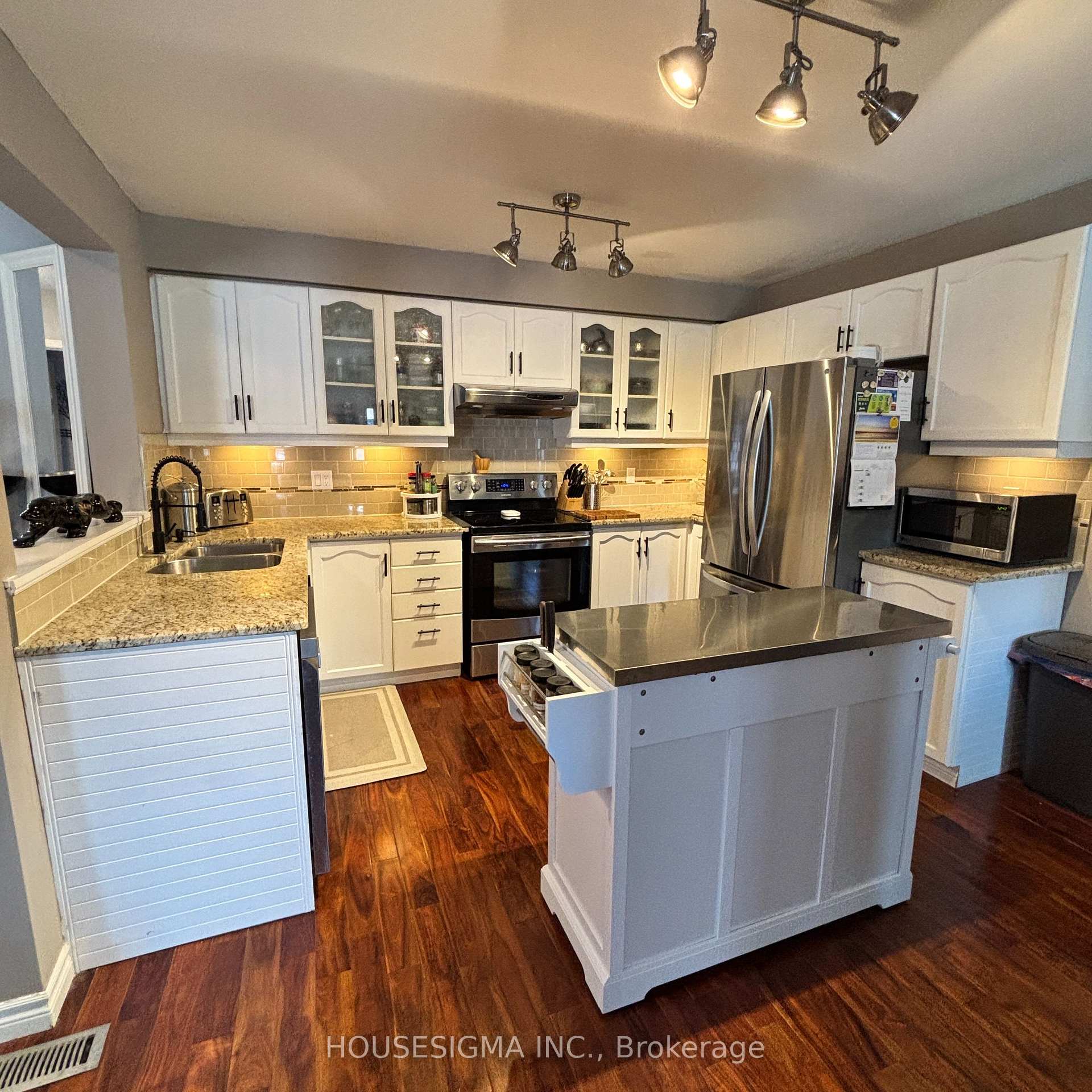Photo 5 of 54 Weymouth Road, Barrie, Georgian Drive — HOMEH
