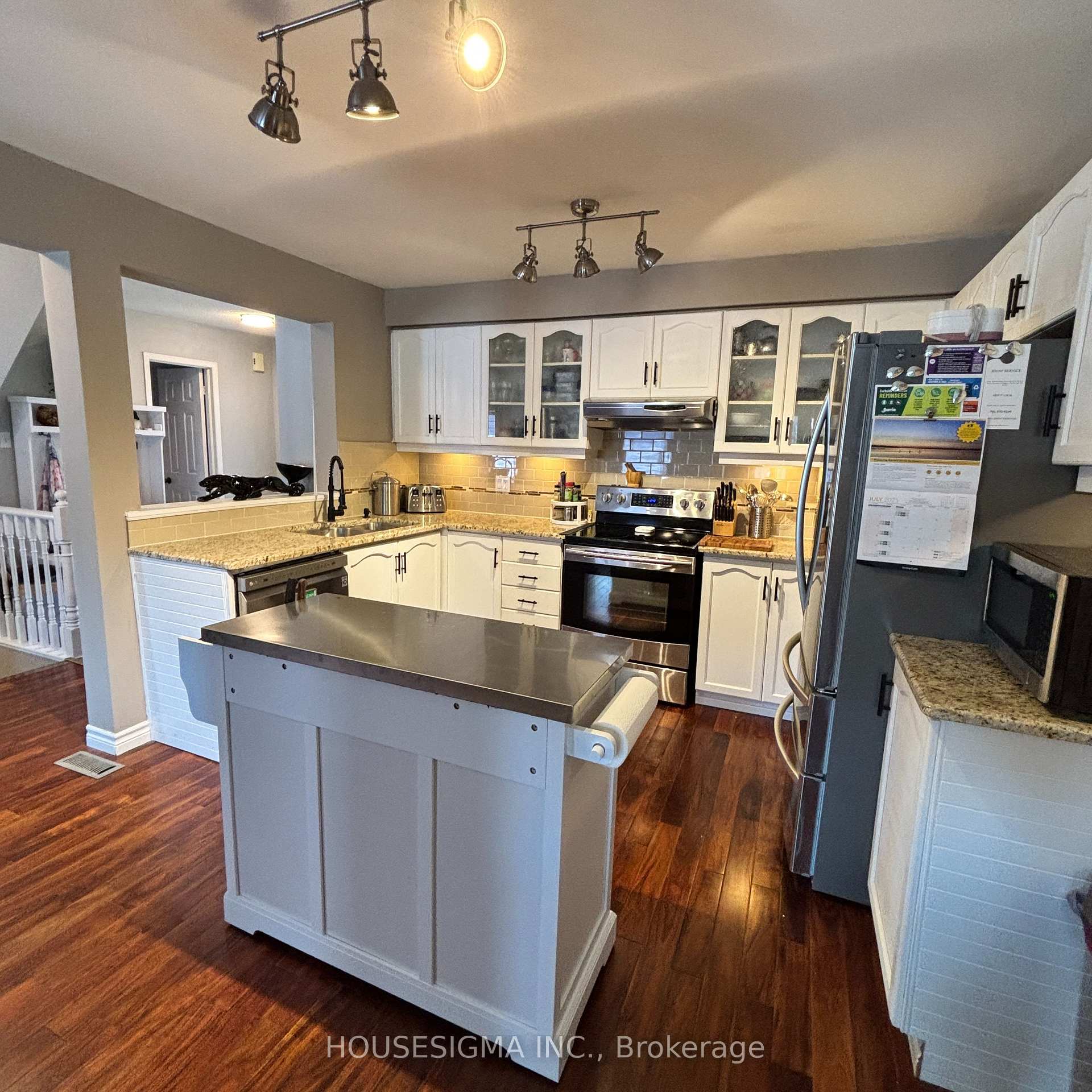 Photo 6 of 54 Weymouth Road, Barrie, Georgian Drive — HOMEH