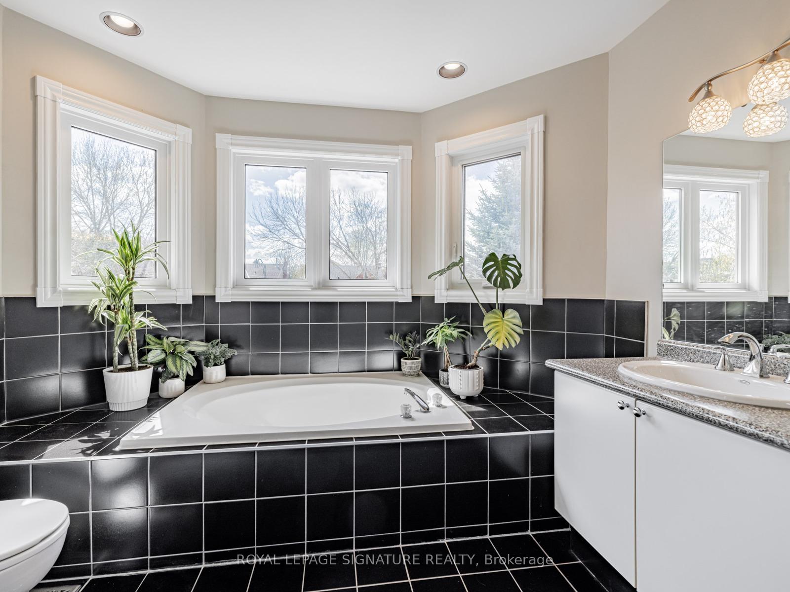 Photo 17 of 129 Chiswick Crescent, Aurora, Aurora Highlands — HOMEH
