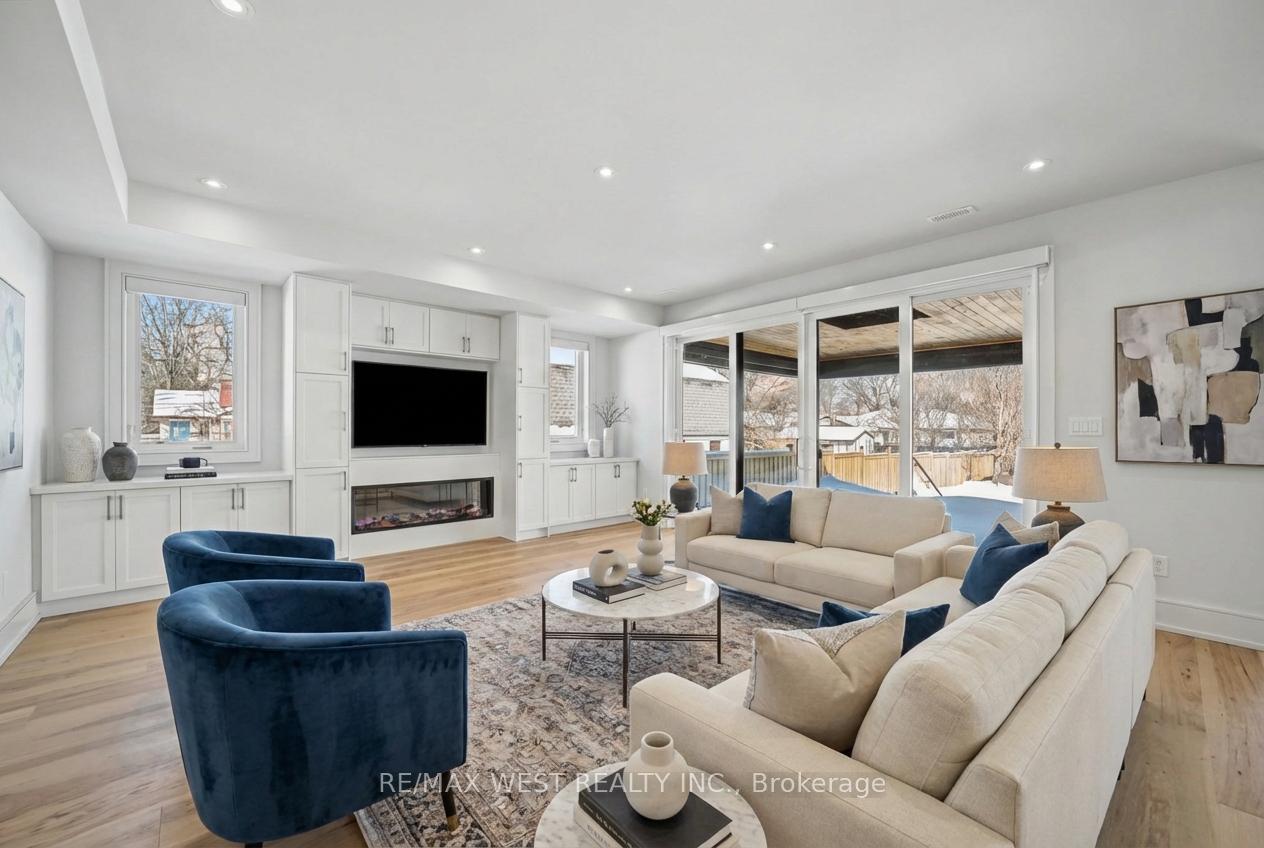 Photo 4 of 2267 Fifth Line W, Mississauga, Sheridan — HOMEH