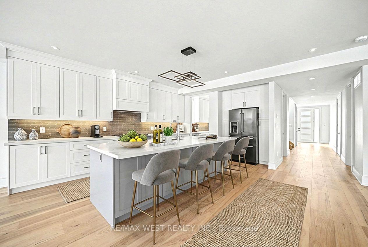 Photo 5 of 2267 Fifth Line W, Mississauga, Sheridan — HOMEH