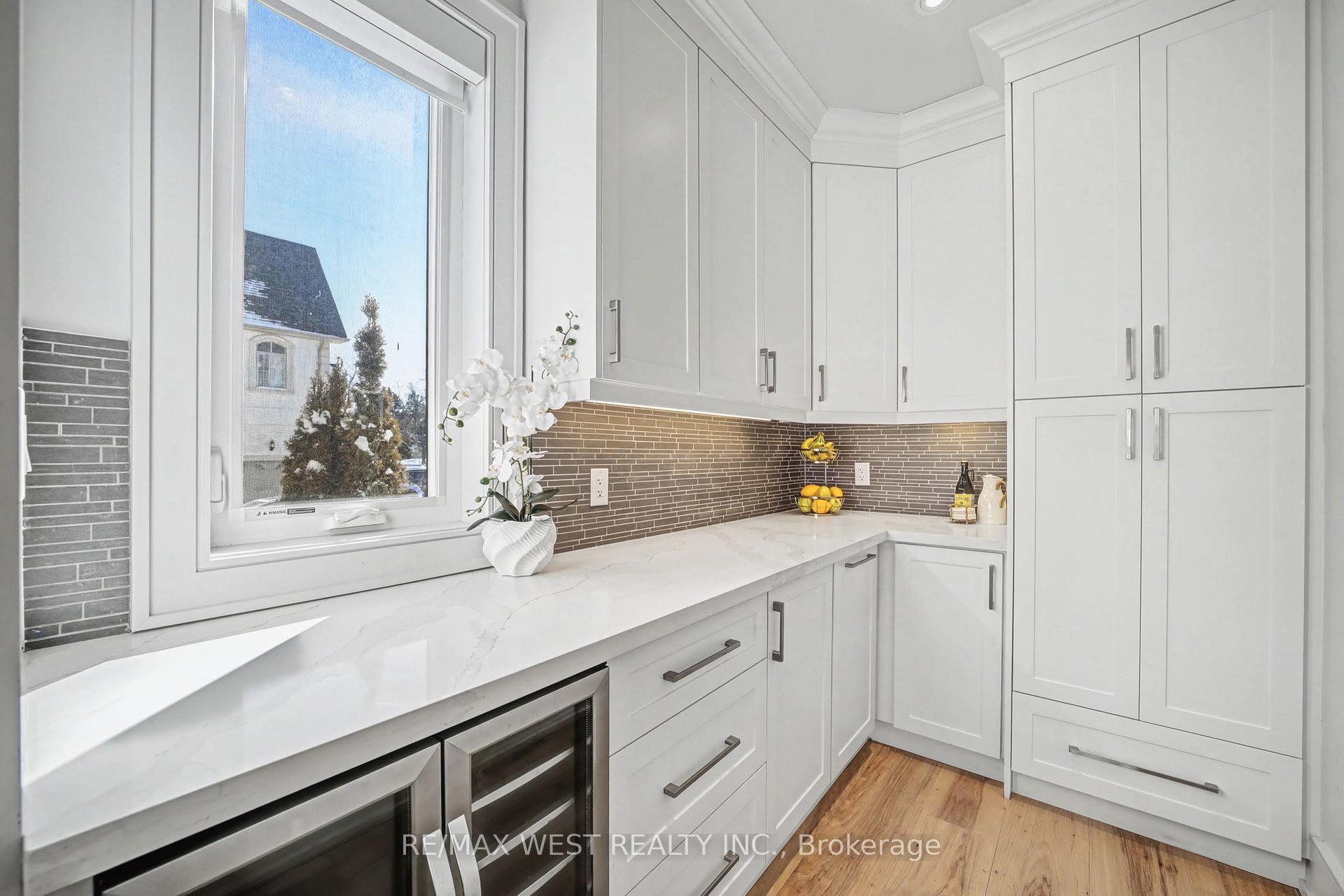 Photo 6 of 2267 Fifth Line W, Mississauga, Sheridan — HOMEH