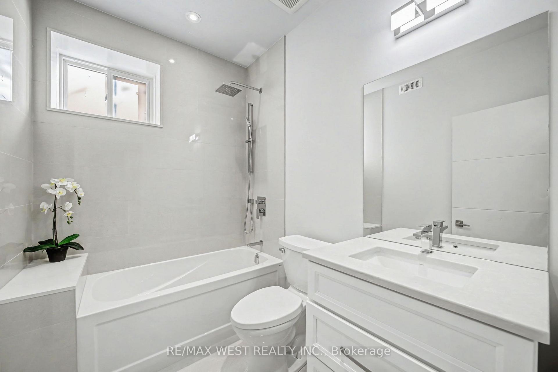 Photo 20 of 2267 Fifth Line W, Mississauga, Sheridan — HOMEH