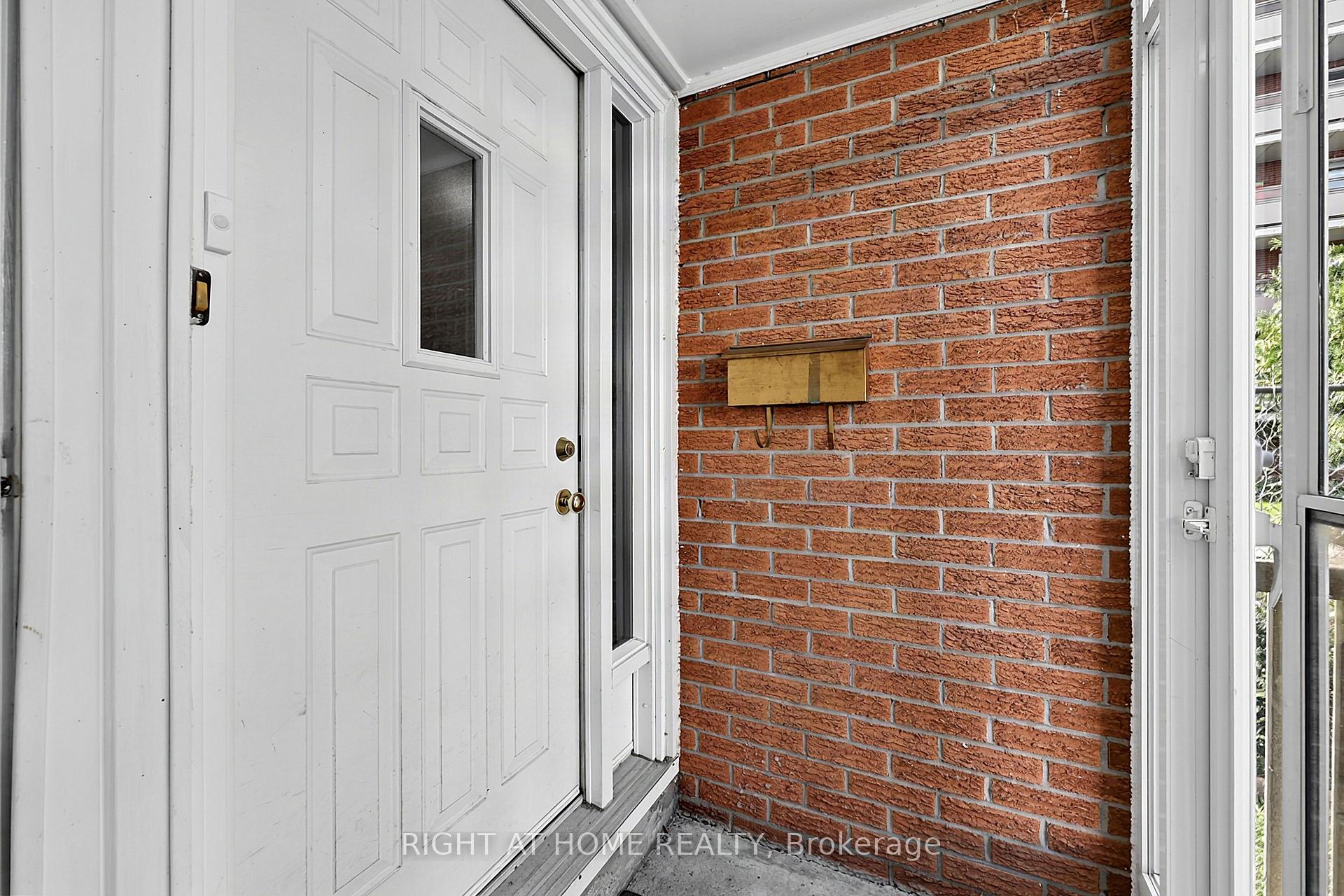Photo 5 of Unit 9, 237 Steel Street, Barrie, Codrington — HOMEH