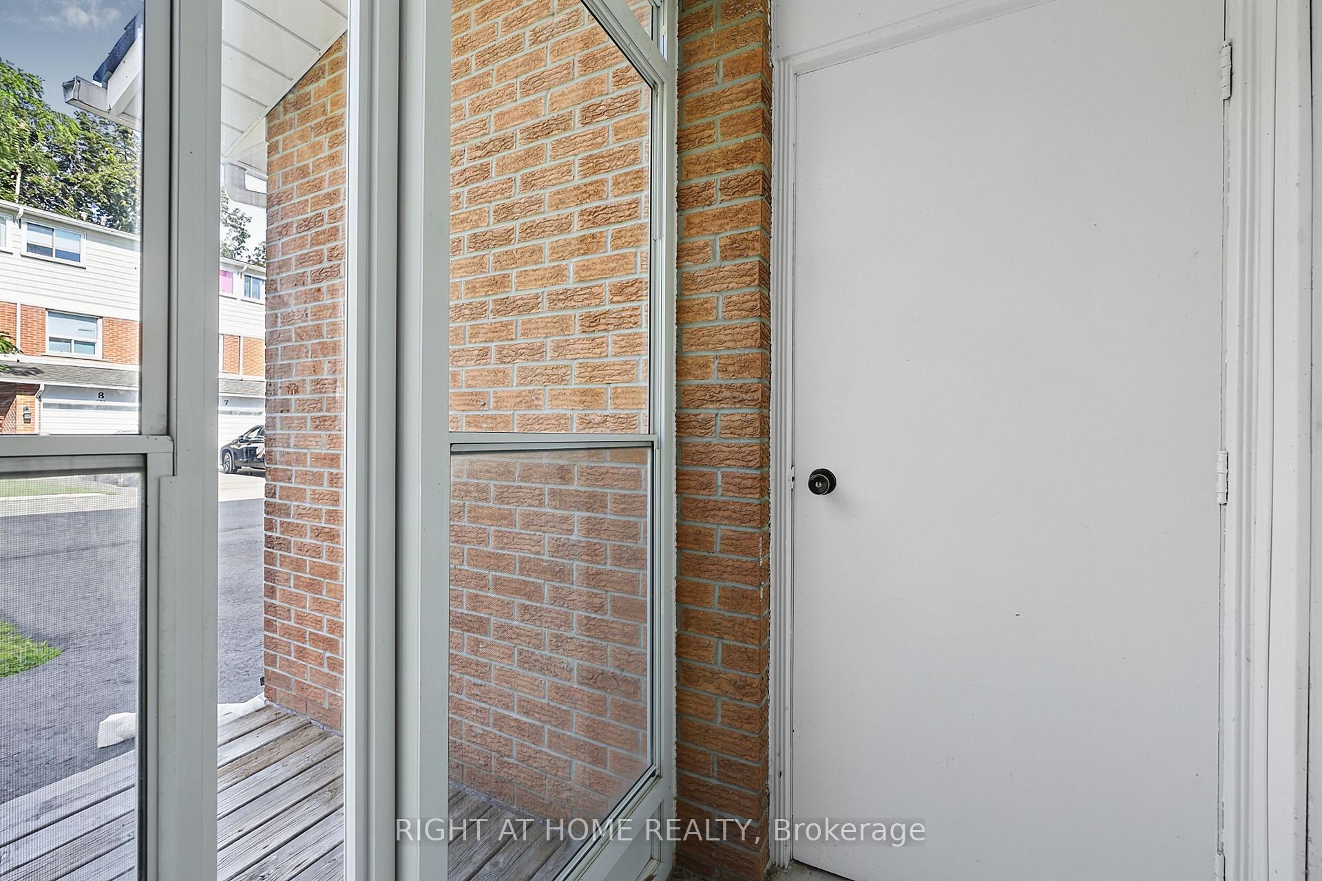 Photo 6 of Unit 9, 237 Steel Street, Barrie, Codrington — HOMEH