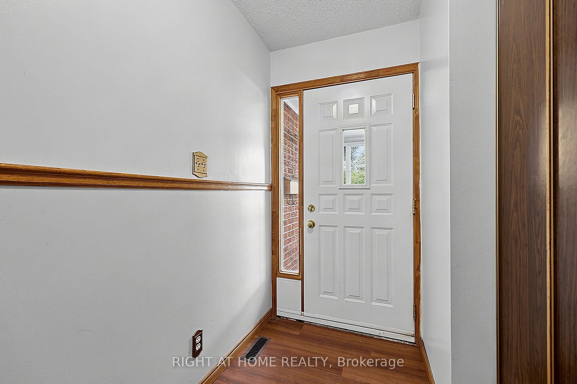 Photo 7 of Unit 9, 237 Steel Street, Barrie, Codrington — HOMEH