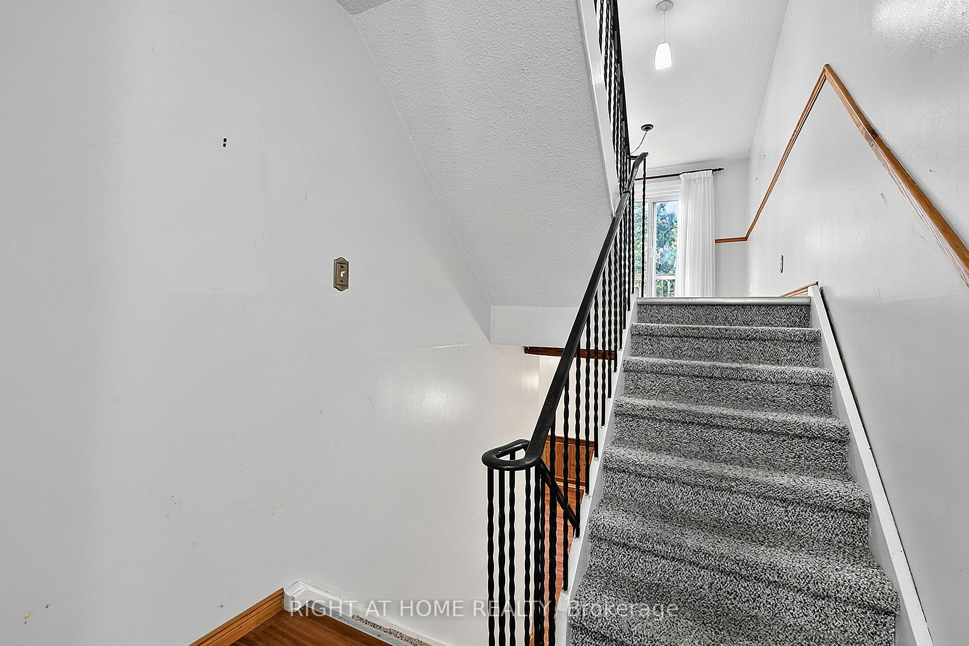 Photo 8 of Unit 9, 237 Steel Street, Barrie, Codrington — HOMEH