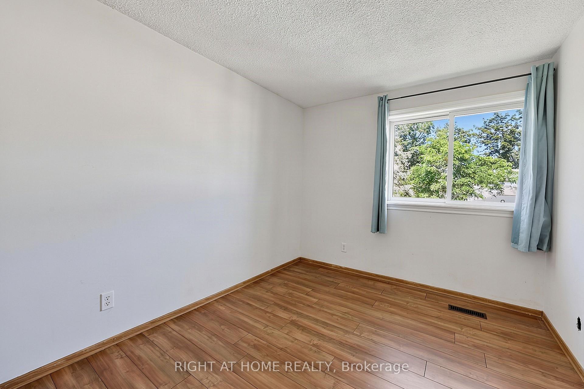 Photo 29 of Unit 9, 237 Steel Street, Barrie, Codrington — HOMEH