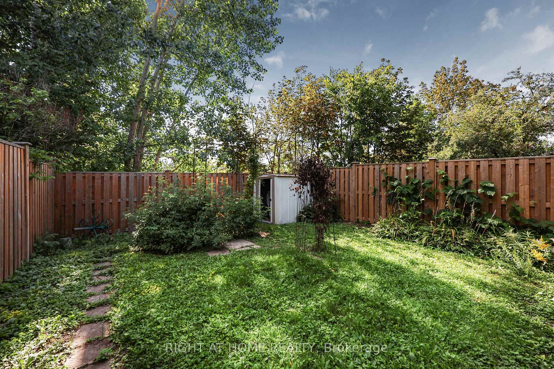 Photo 36 of Unit 9, 237 Steel Street, Barrie, Codrington — HOMEH