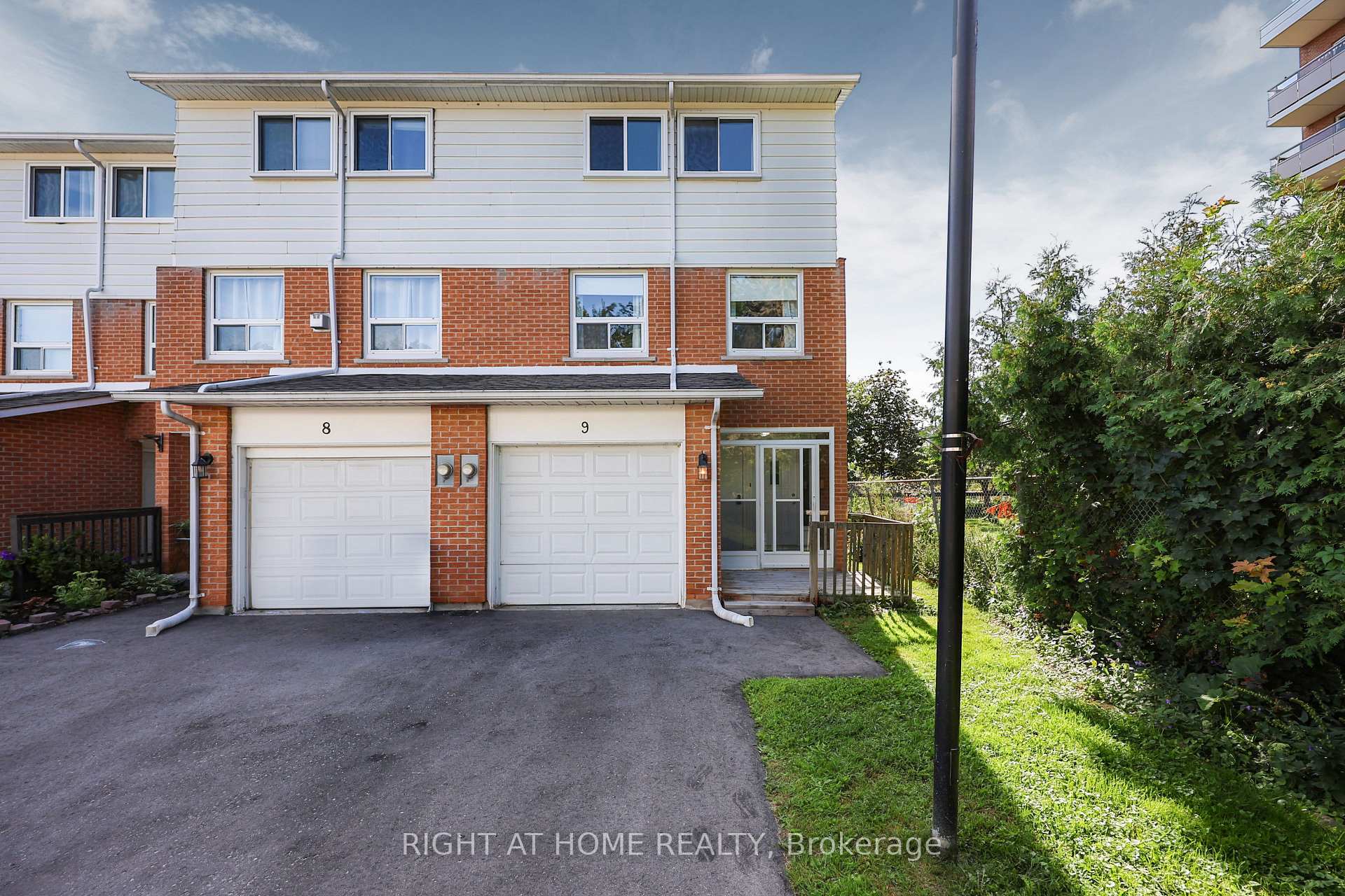 Photo 42 of Unit 9, 237 Steel Street, Barrie, Codrington — HOMEH