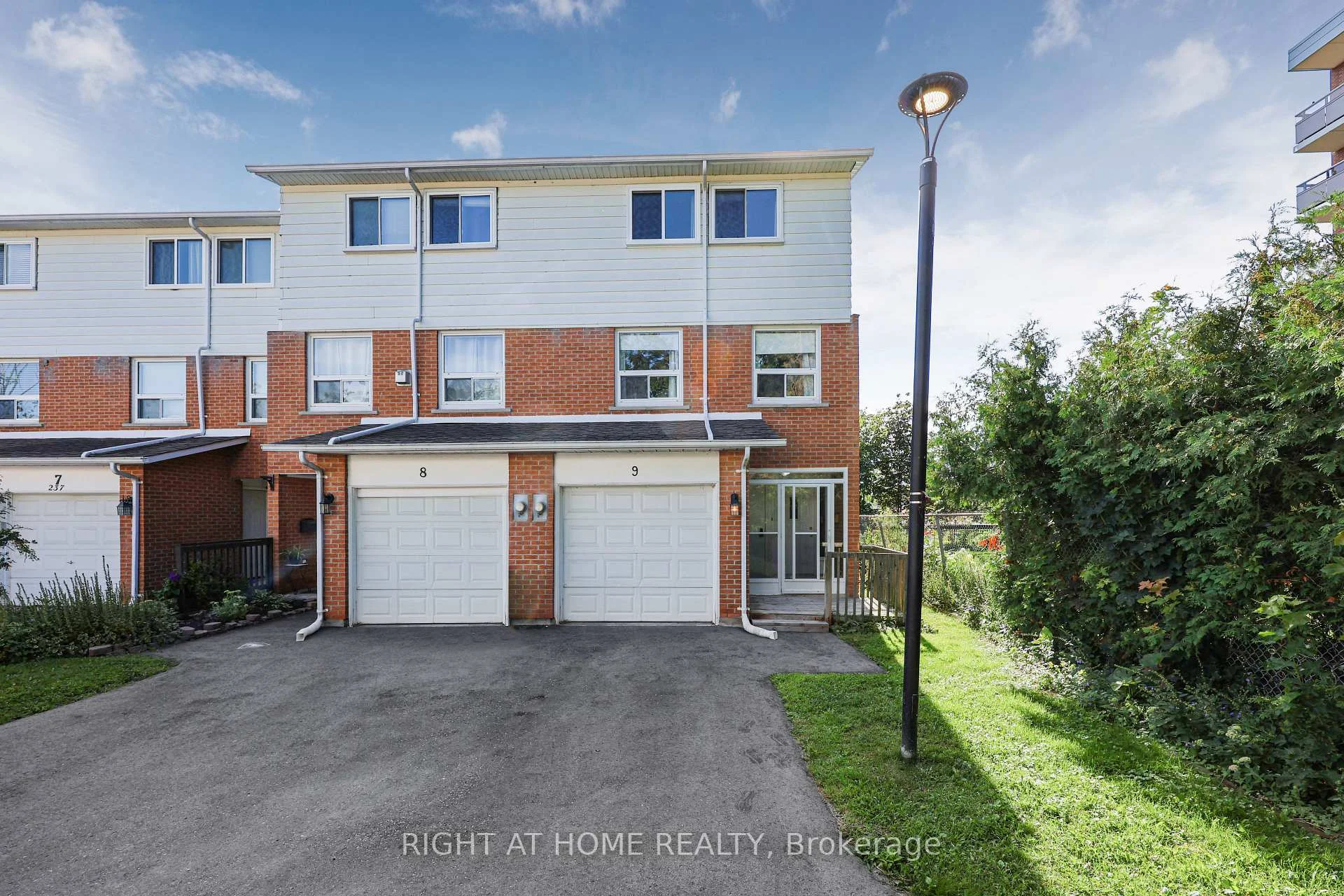 Photo 39 of Unit 9, 237 Steel Street, Barrie, Codrington — HOMEH