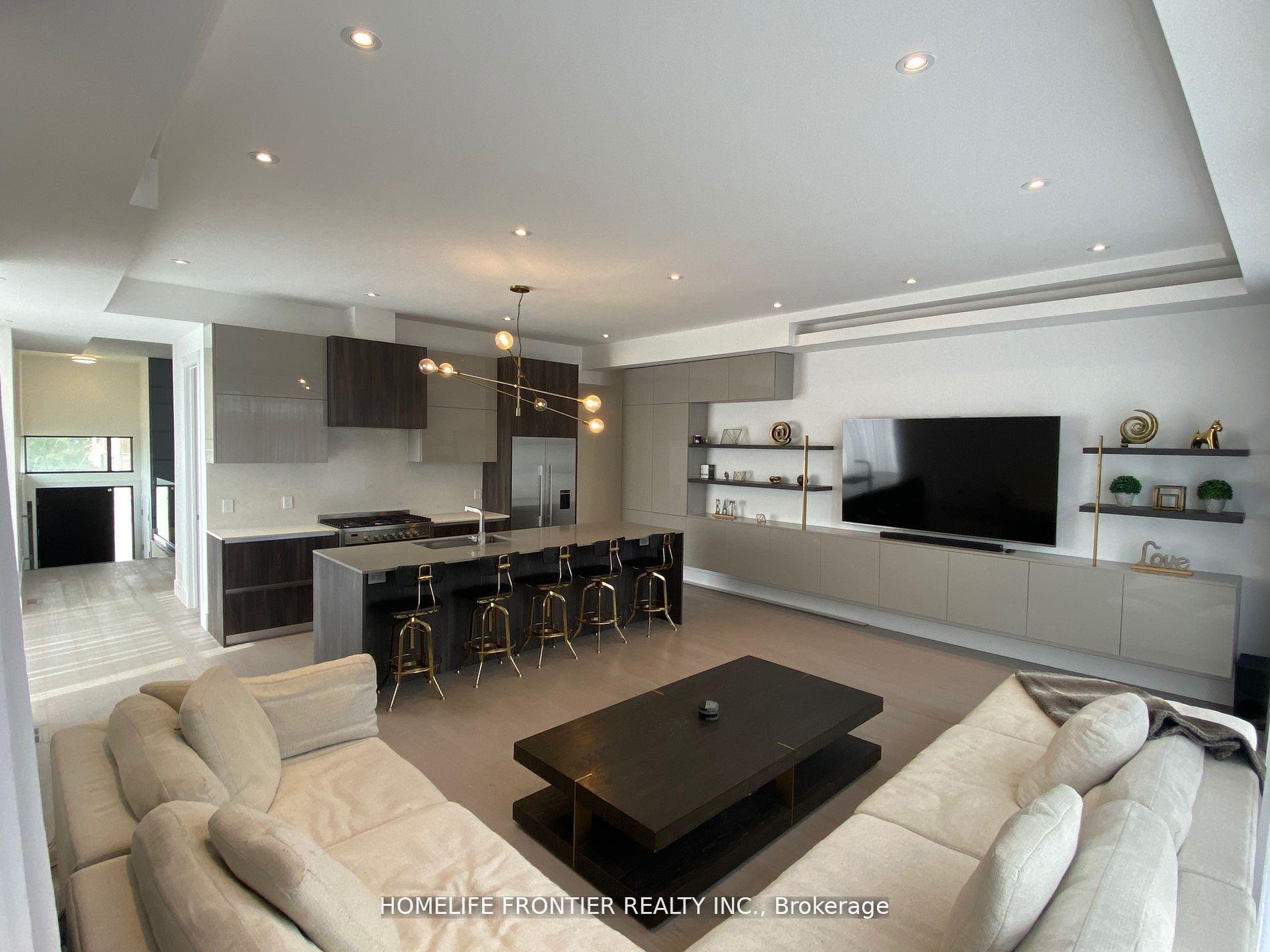 Photo 2 of 163 Pemberton Road, Richmond Hill, North Richvale — HOMEH