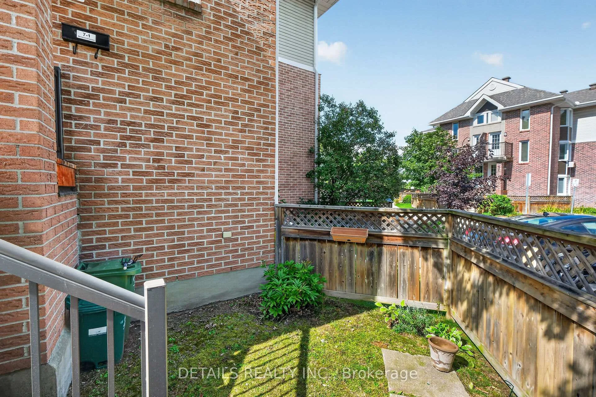 Photo 37 of Unit 7, 1 Stonebank Crescent, Ottawa, Westcliffe Estates — HOMEH