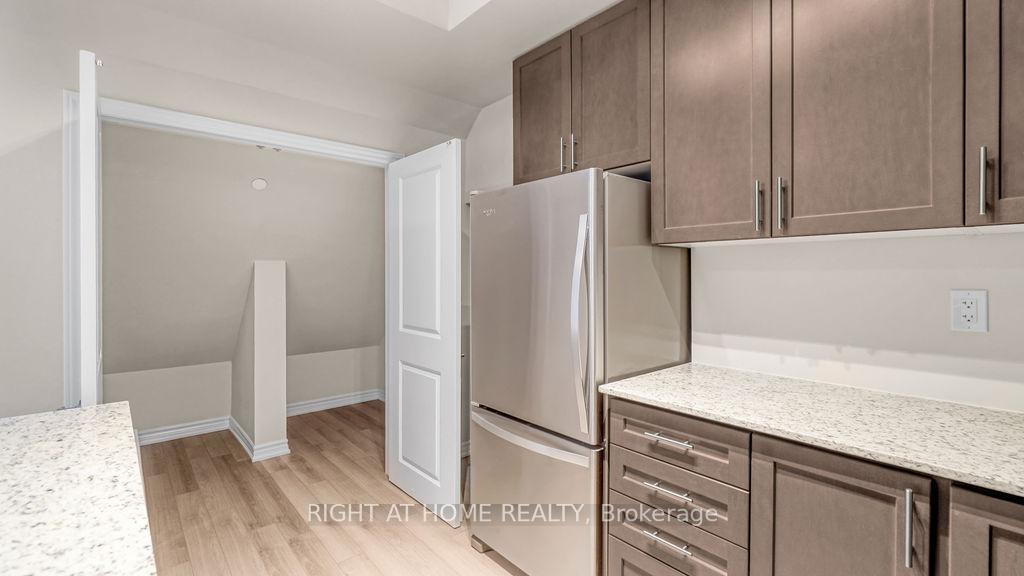 Photo 14 of Unit 220, 349 Wheat Boom Drive, Oakville, Joshua Meadows — HOMEH