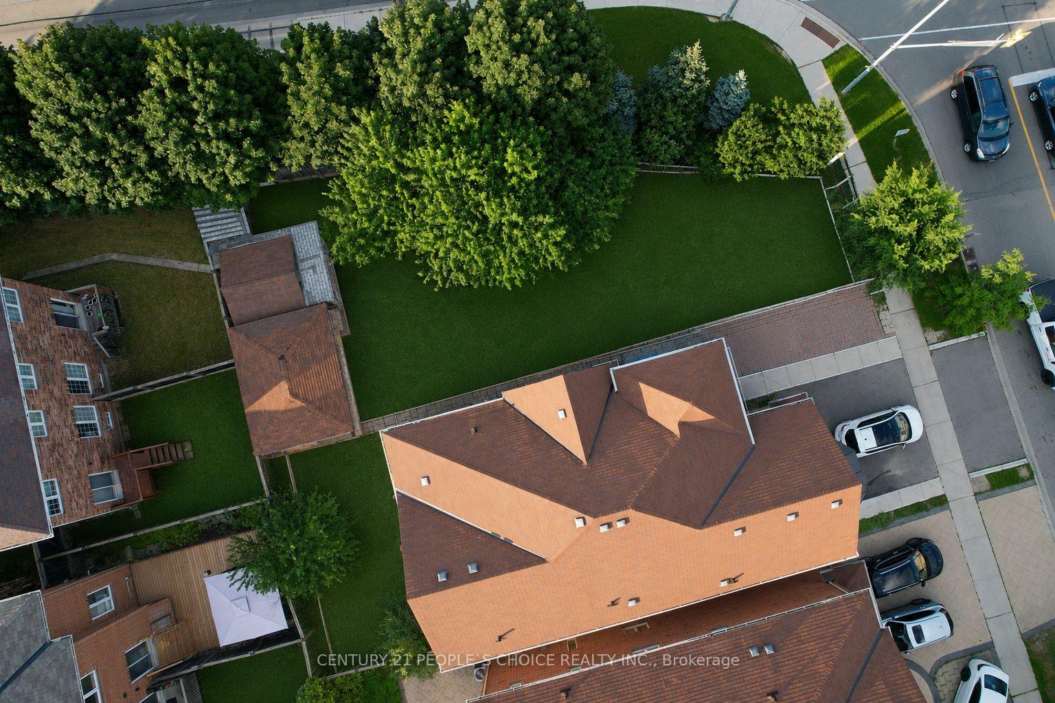 Photo 7 of 751 White Clover Way, Mississauga, East Credit — HOMEH